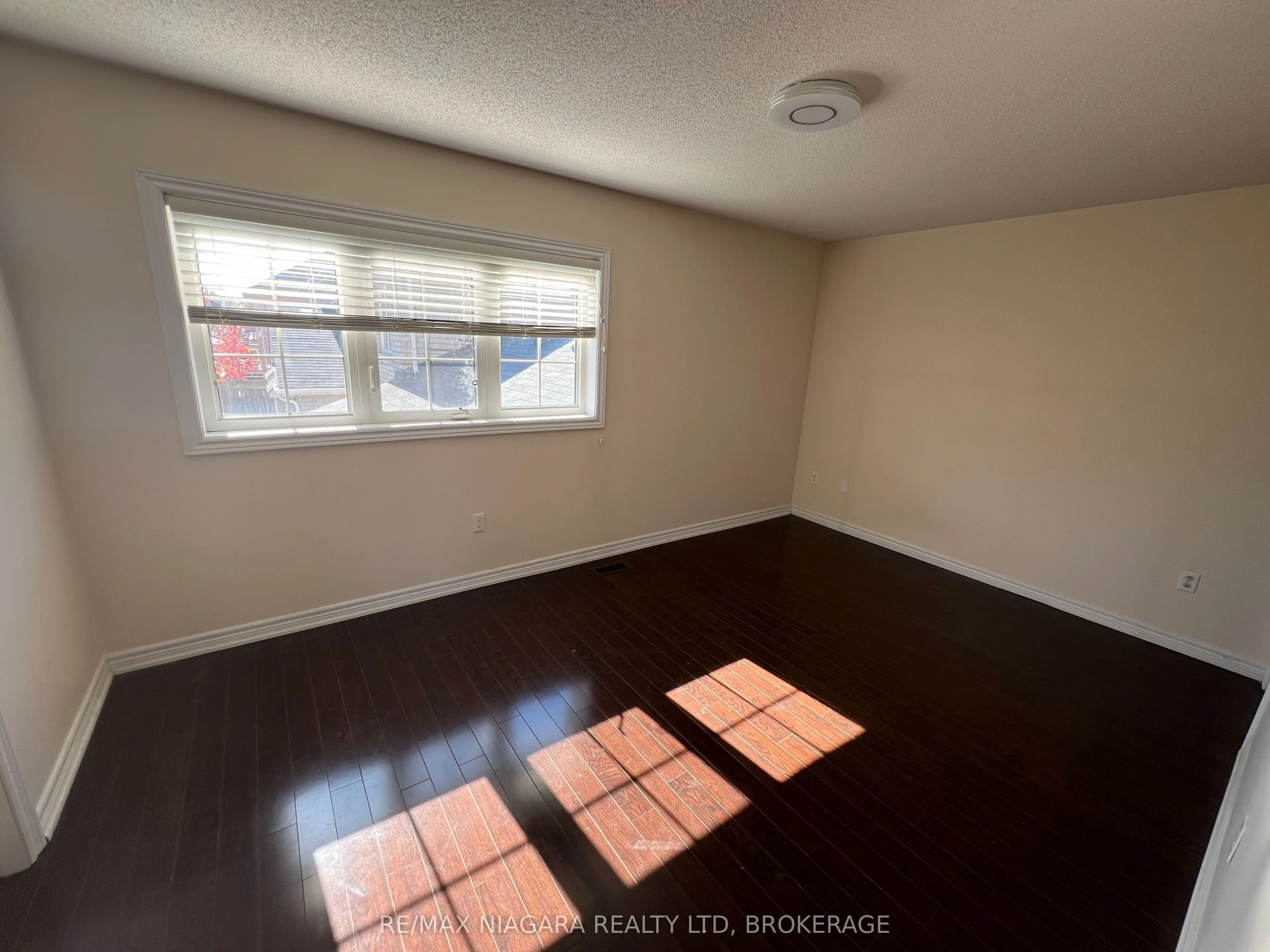 11 Keith Crescent
