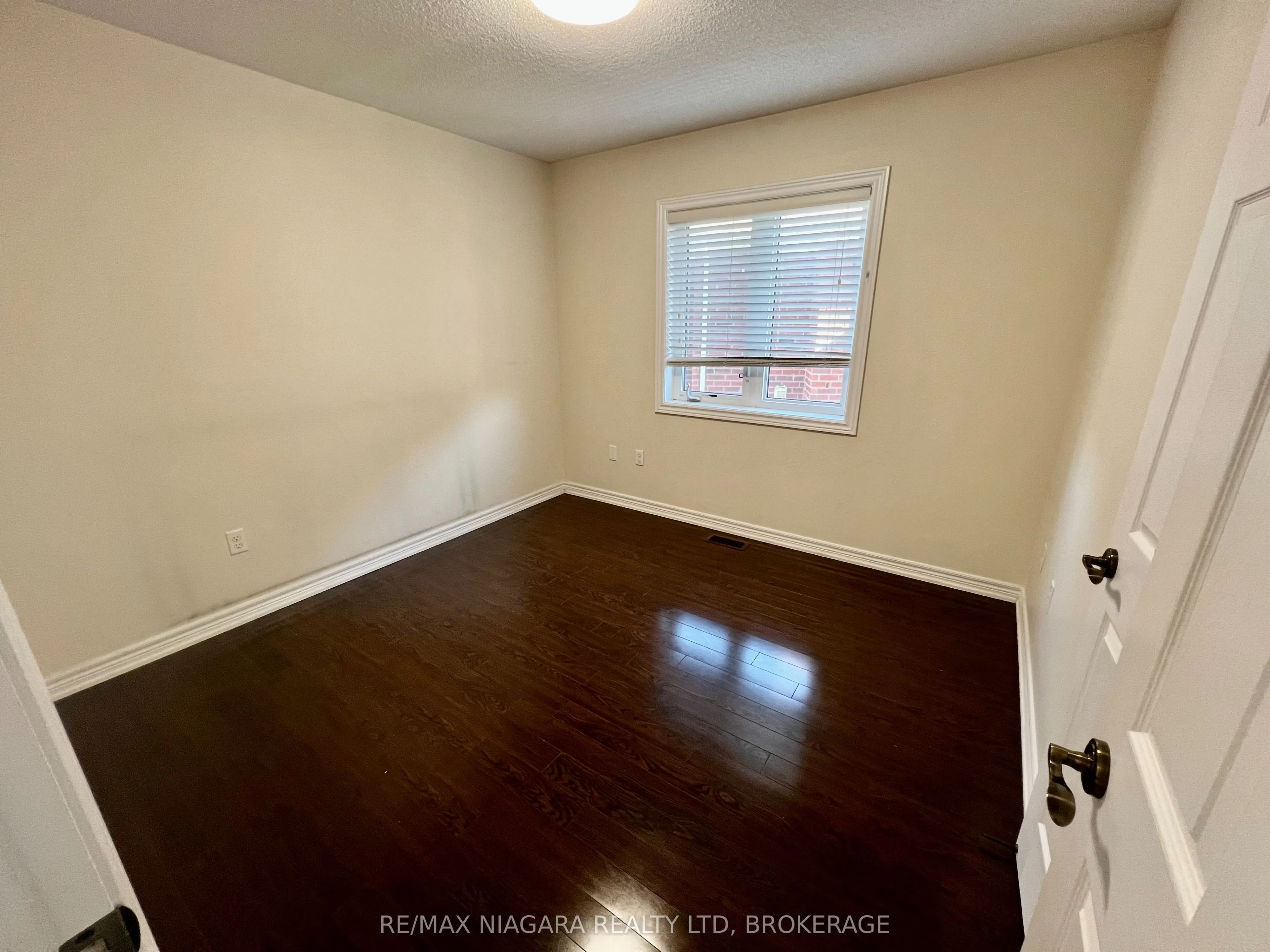 11 Keith Crescent