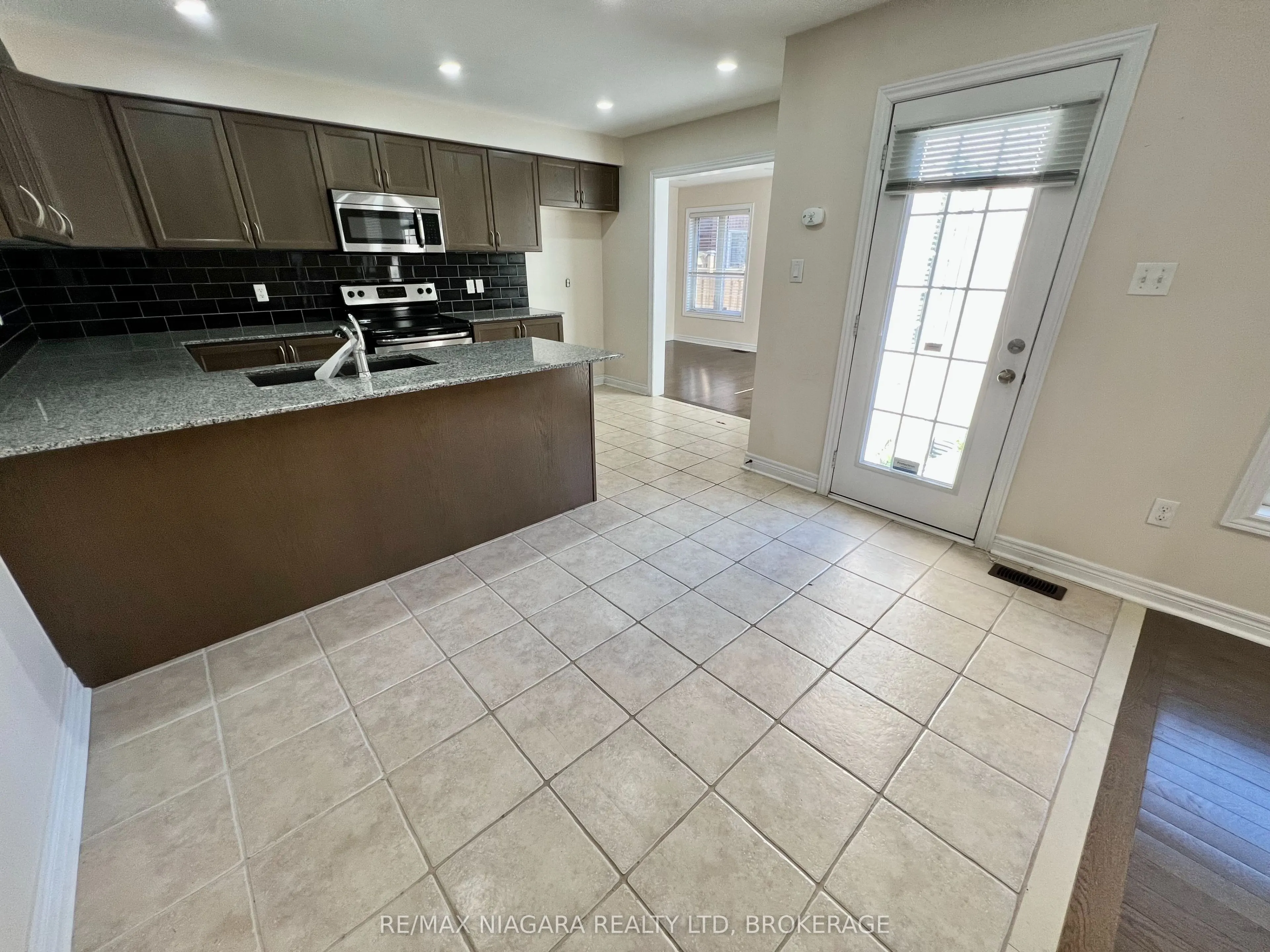 11 Keith Crescent