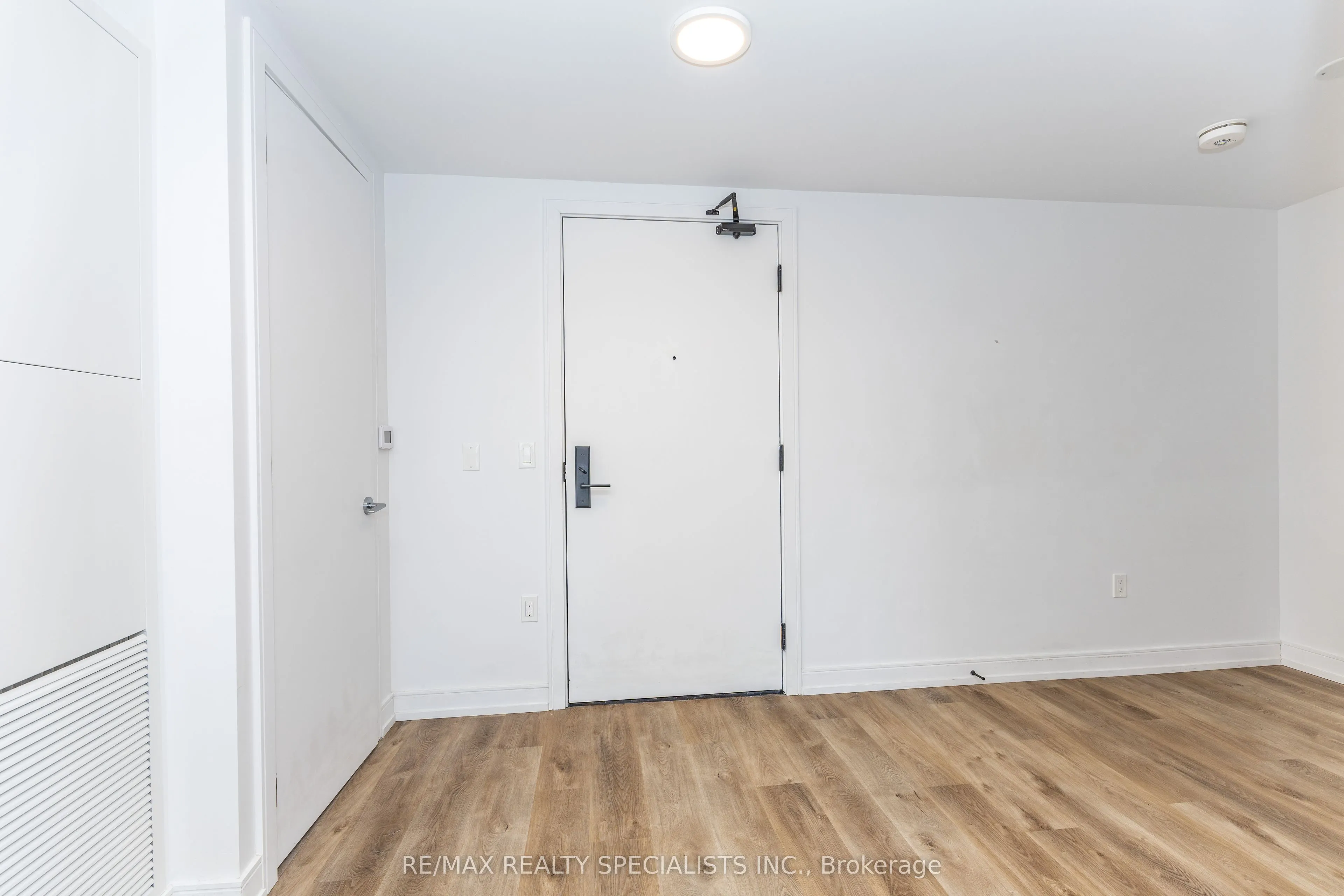 1 Jarvis Street #1404