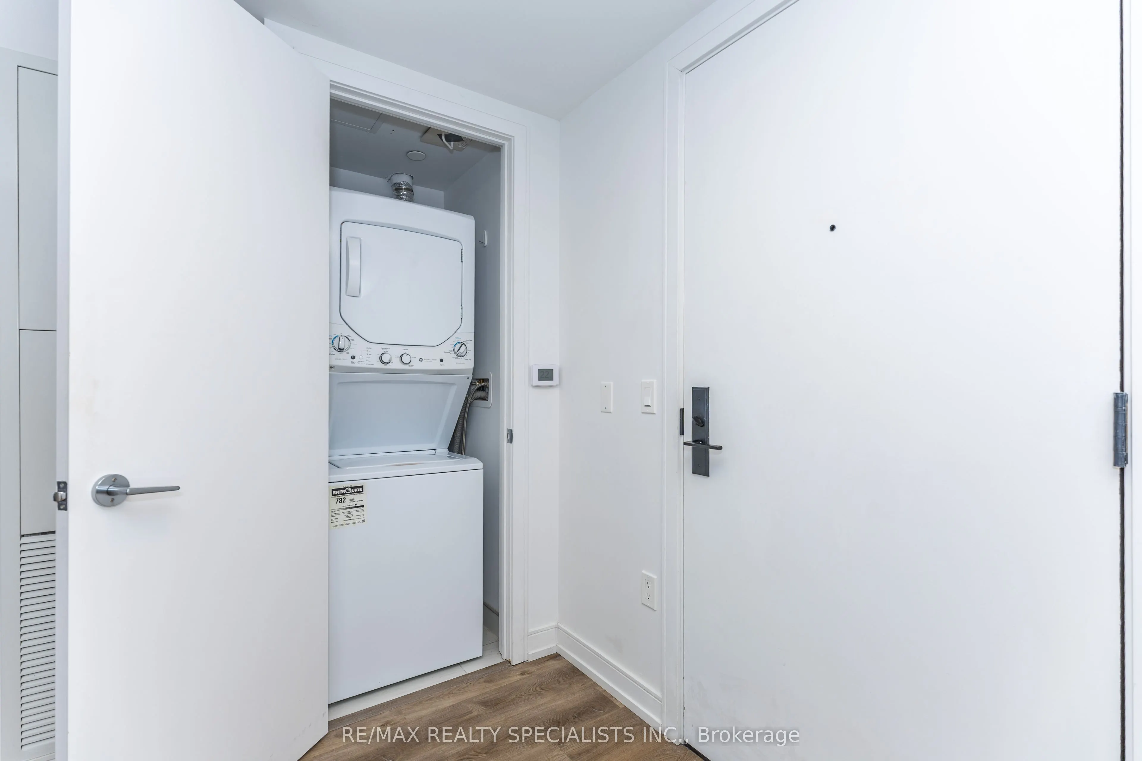 1 Jarvis Street #1404