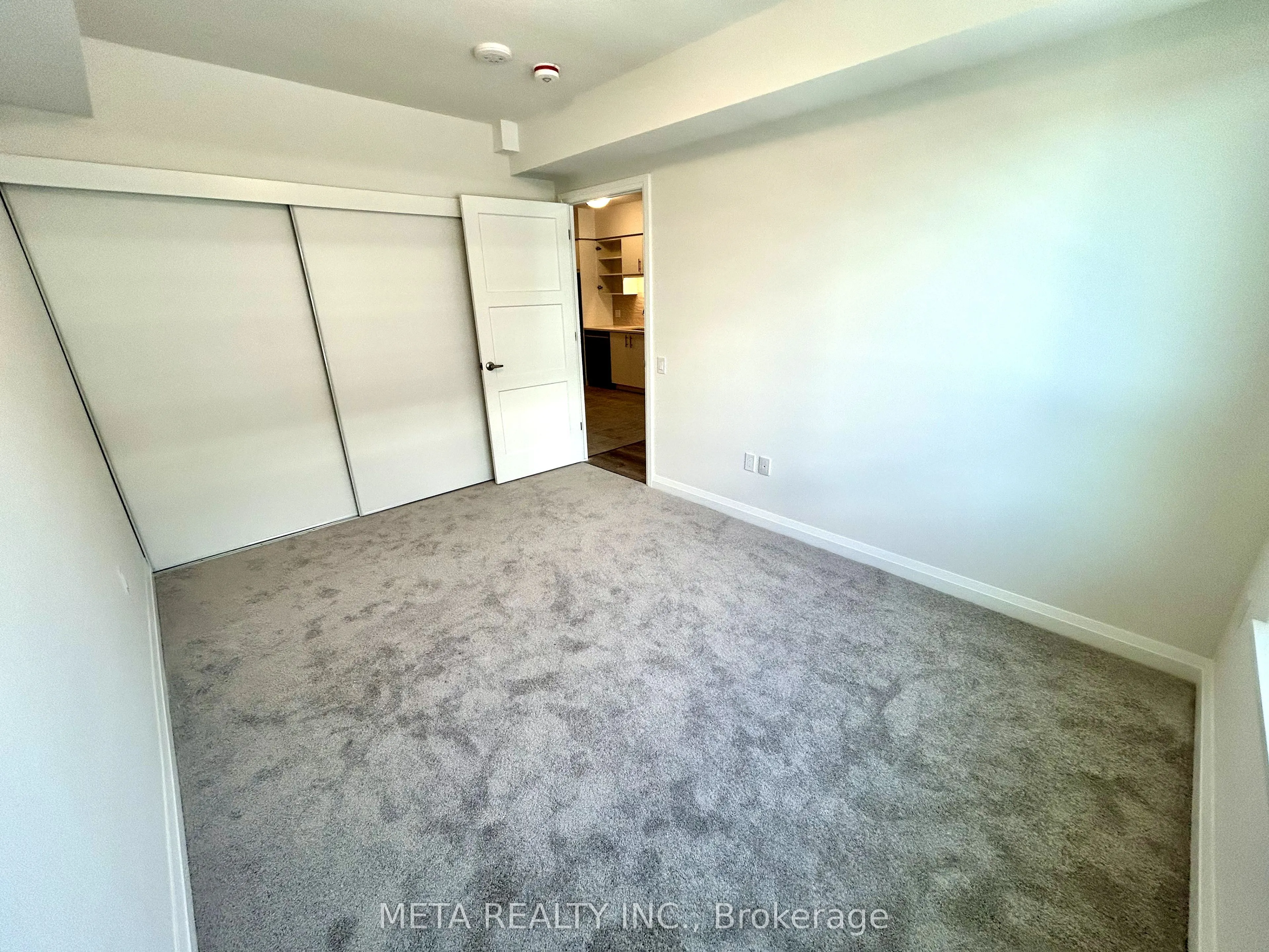 93 Arthur Street S #811