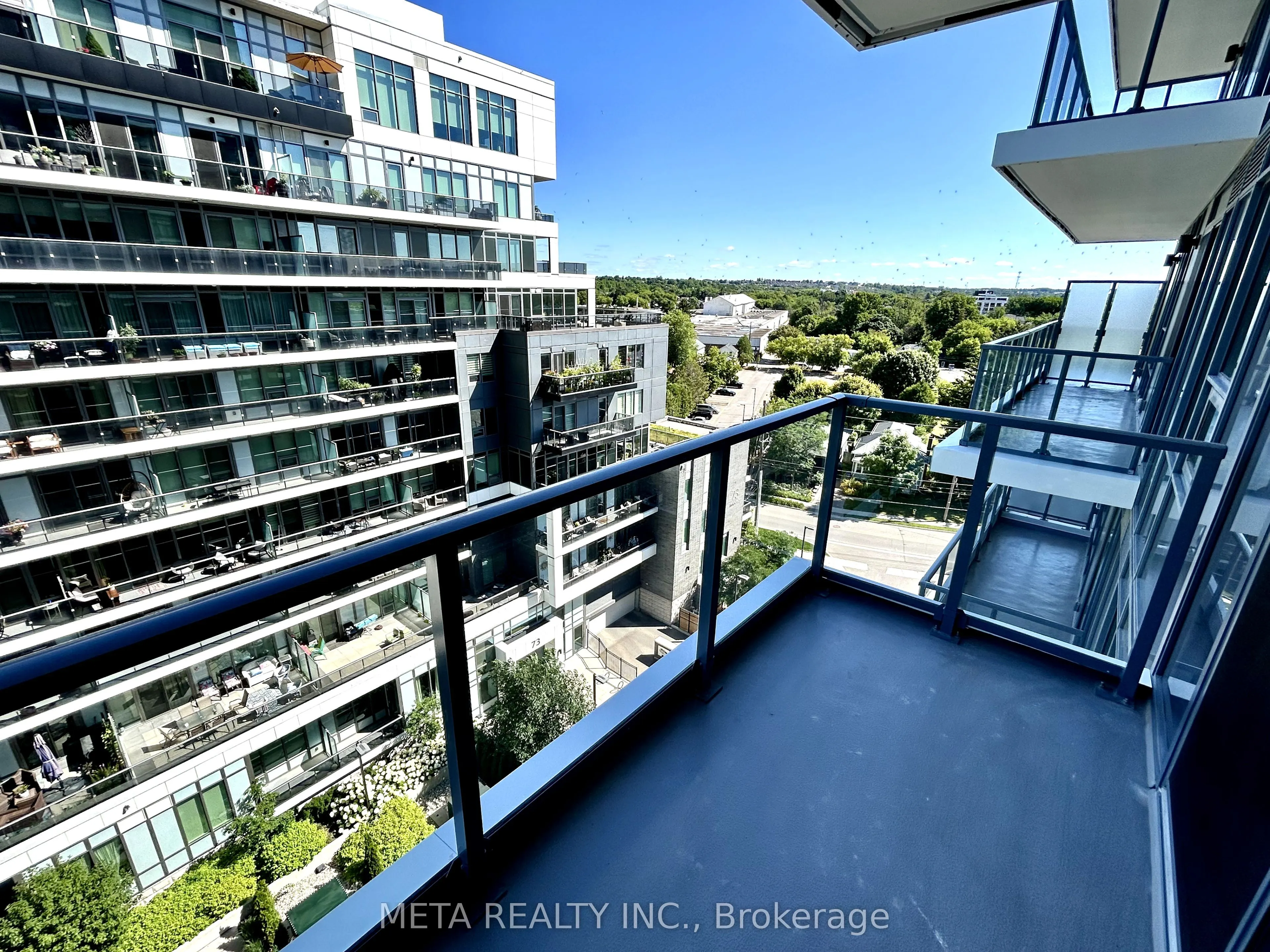 93 Arthur Street S #811