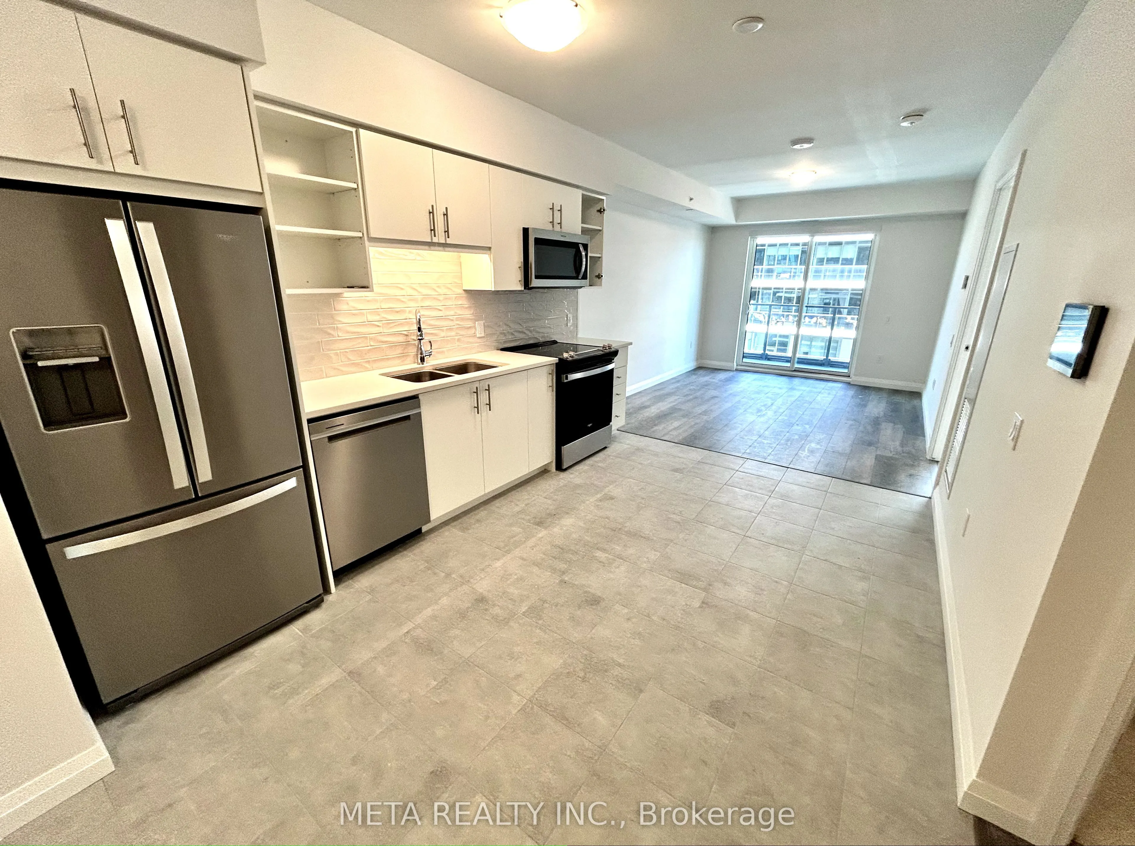 93 Arthur Street S #811