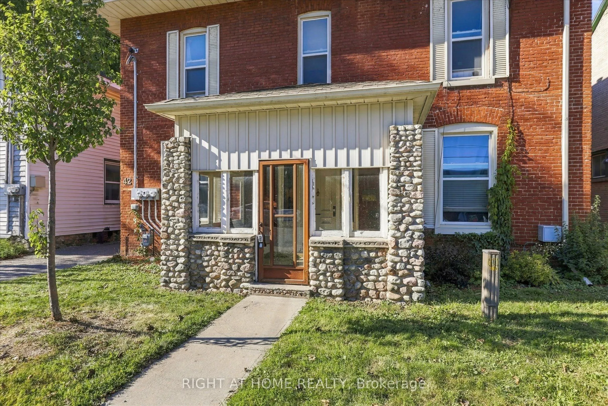 42 Wellington Street
