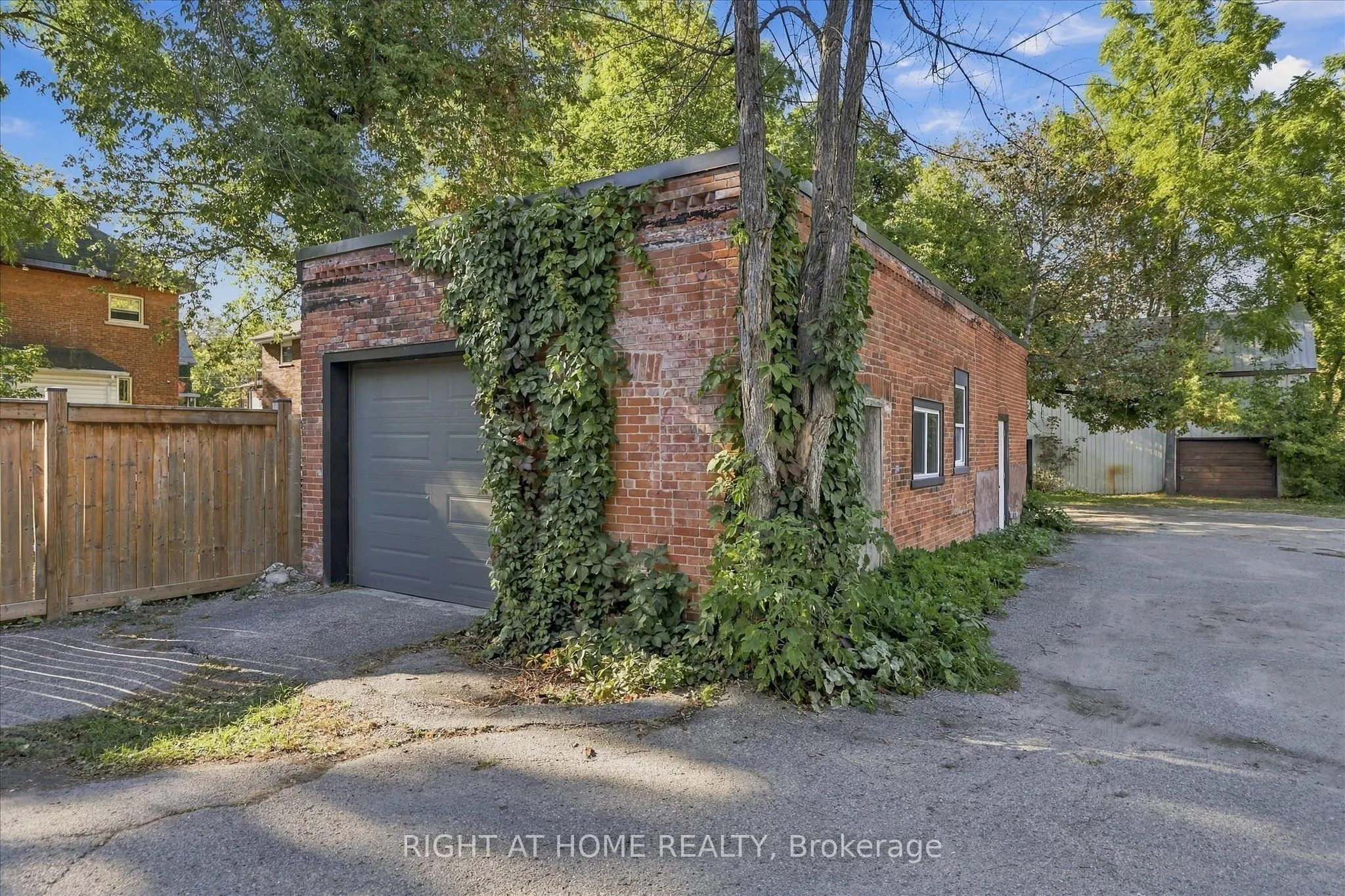 42 Wellington Street