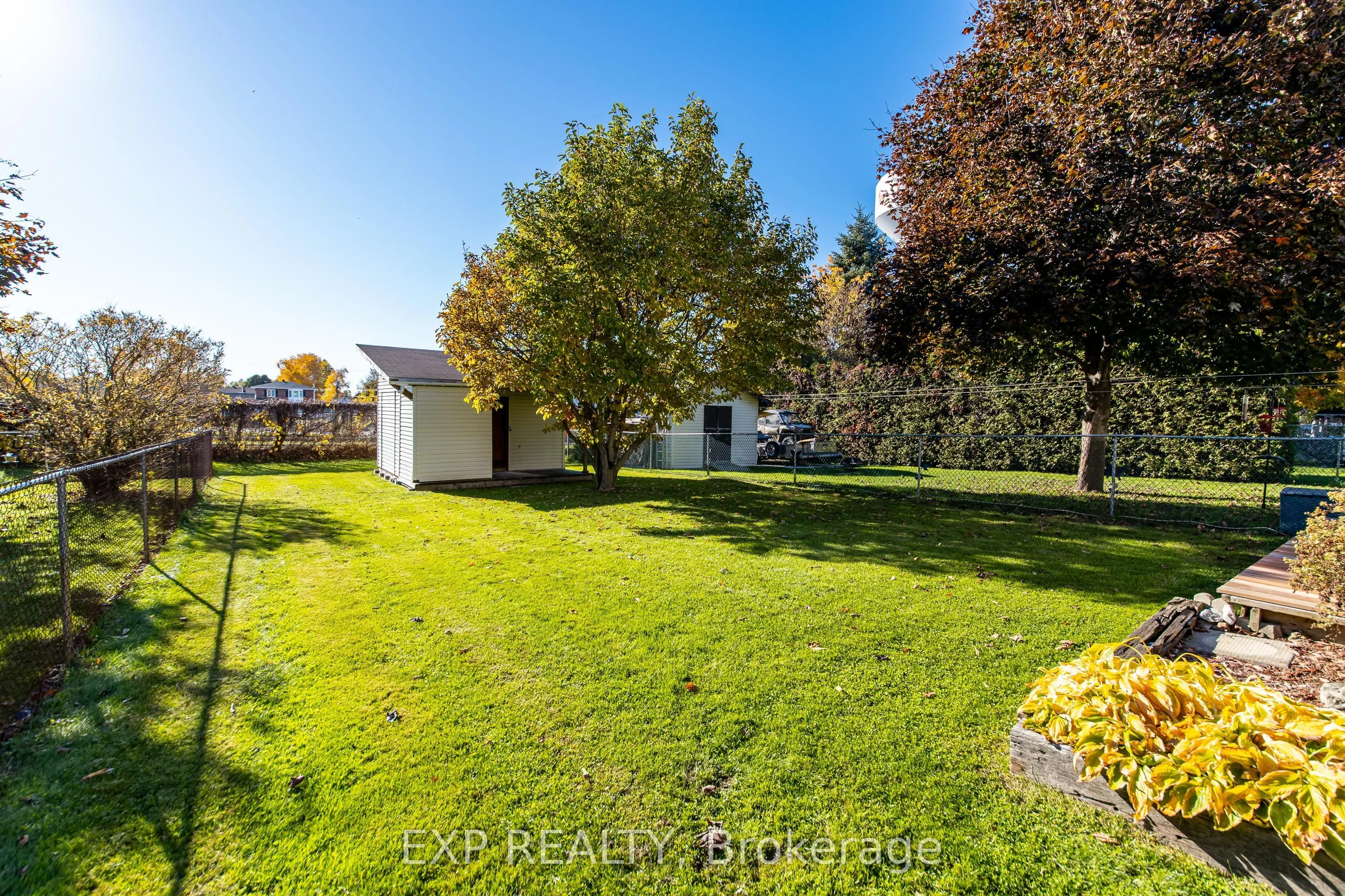 5126 Meadowland Drive W