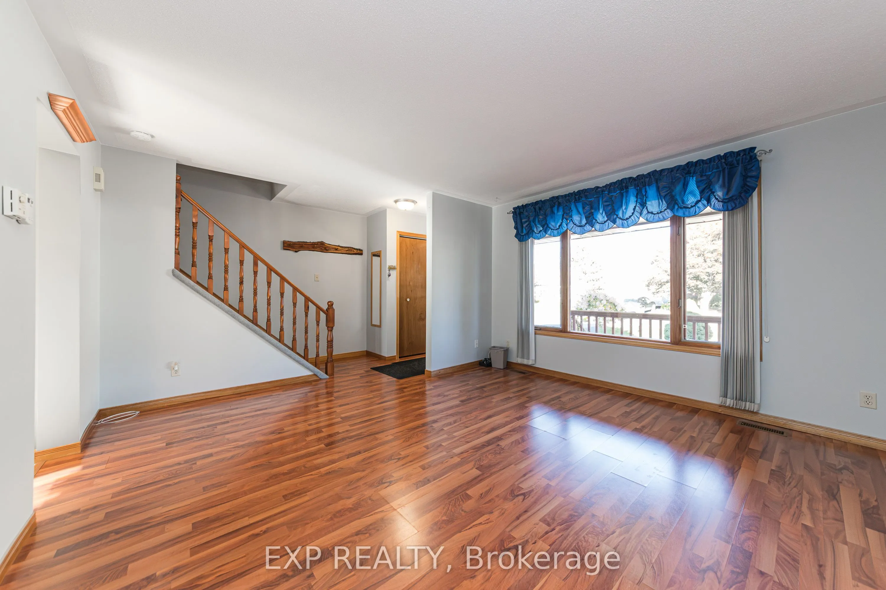 5126 Meadowland Drive W