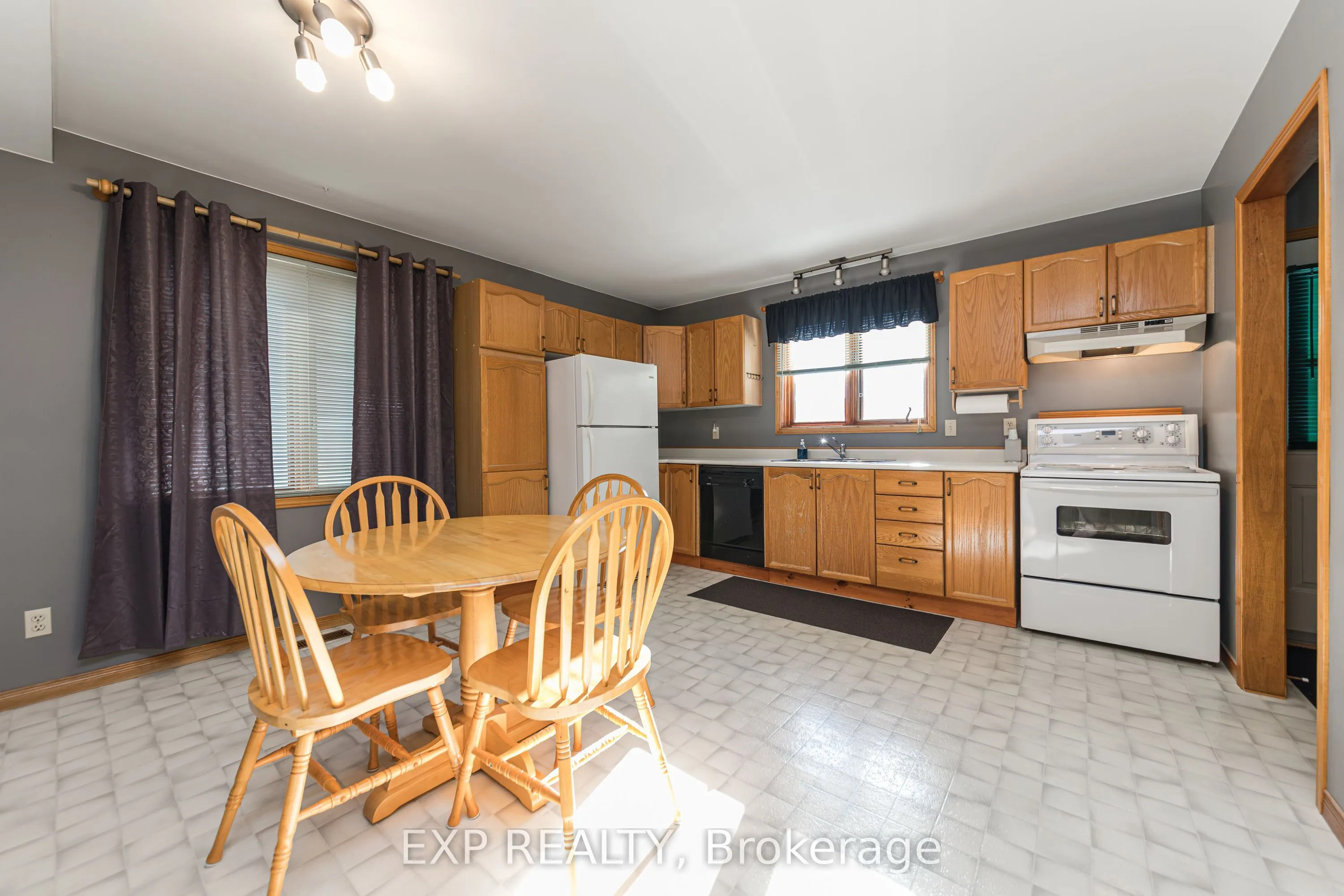 5126 Meadowland Drive W