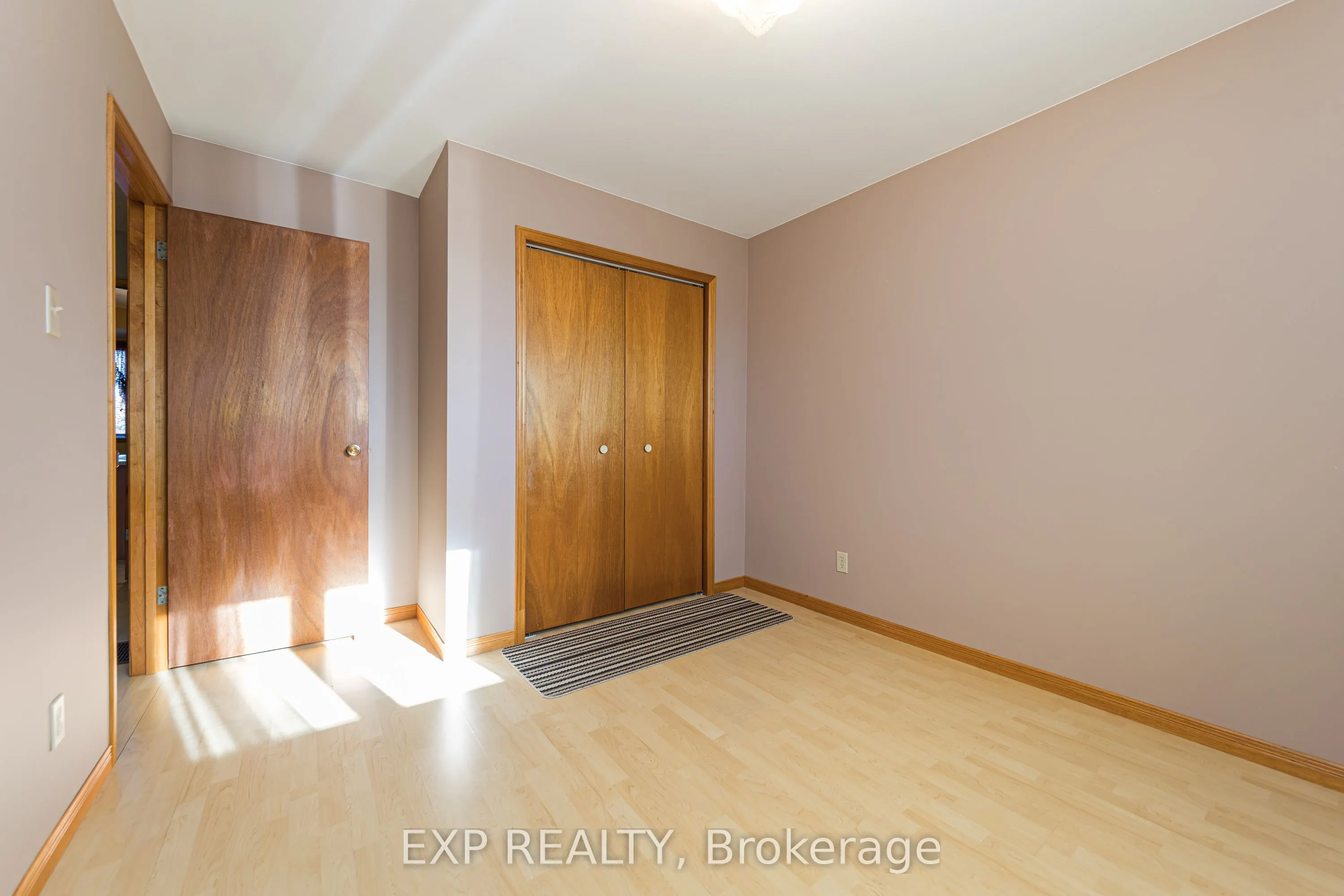 5126 Meadowland Drive W