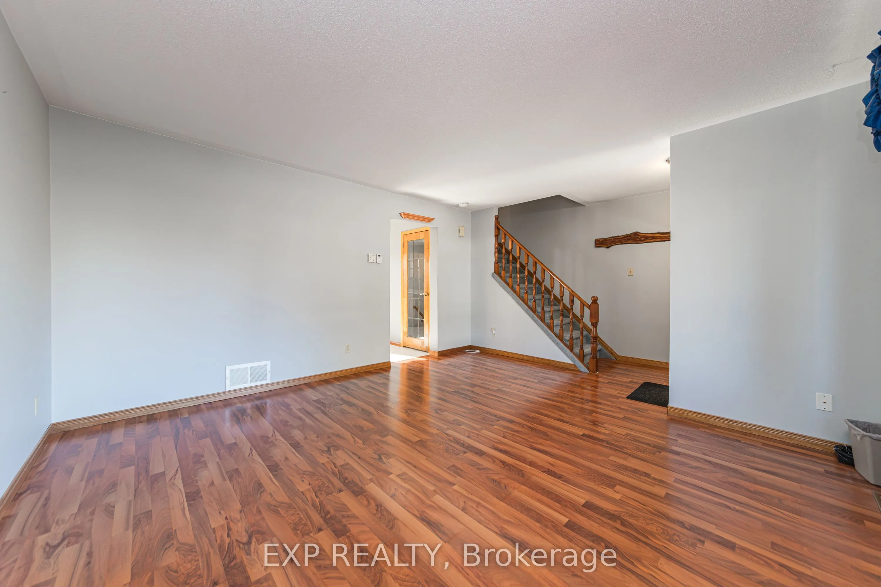 5126 Meadowland Drive W
