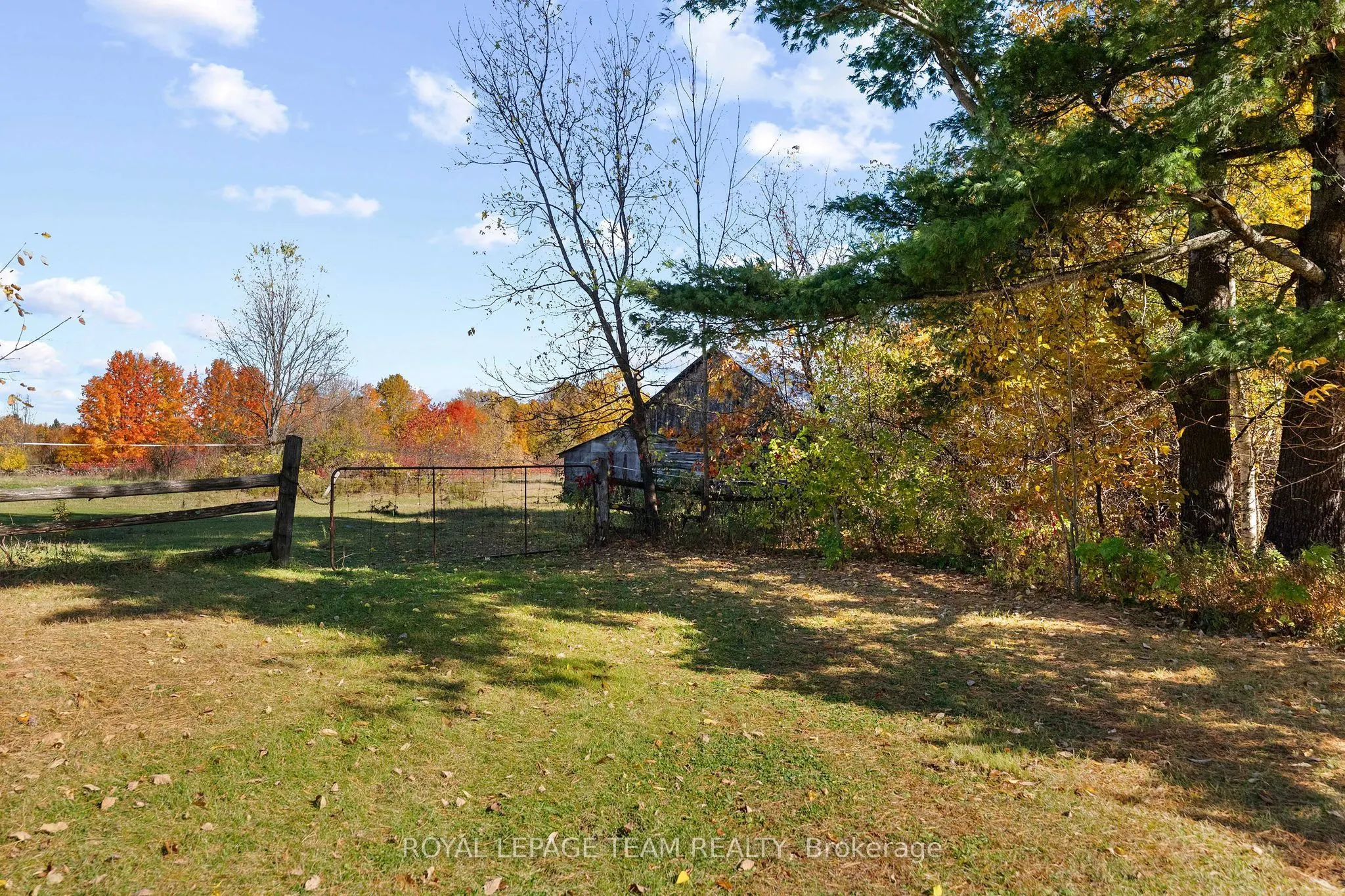 16 Royal Pines Road