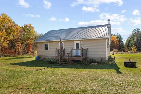 16 Royal Pines Road