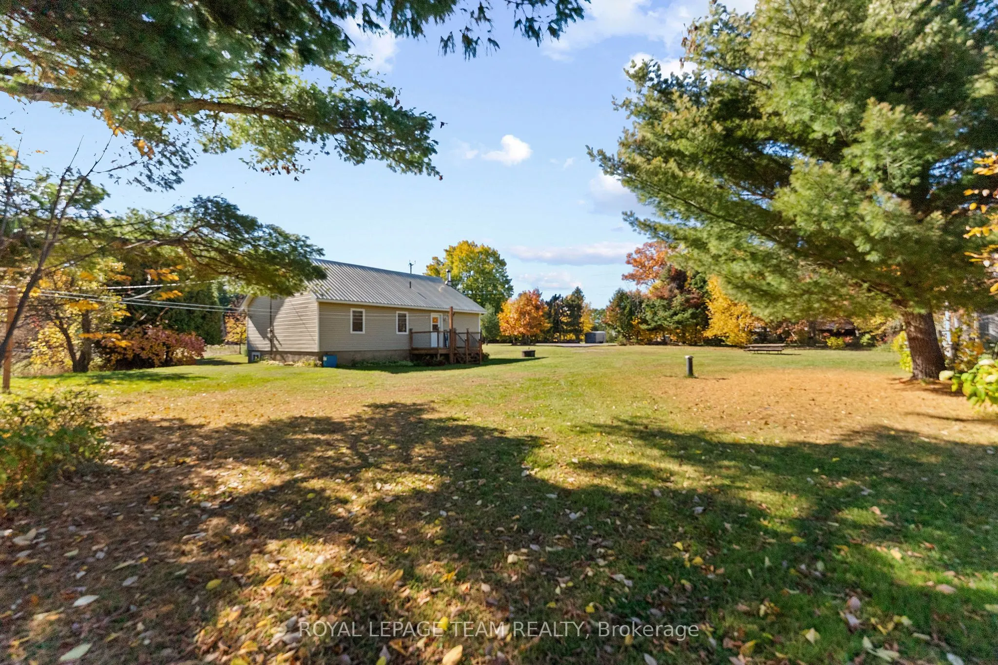 16 Royal Pines Road