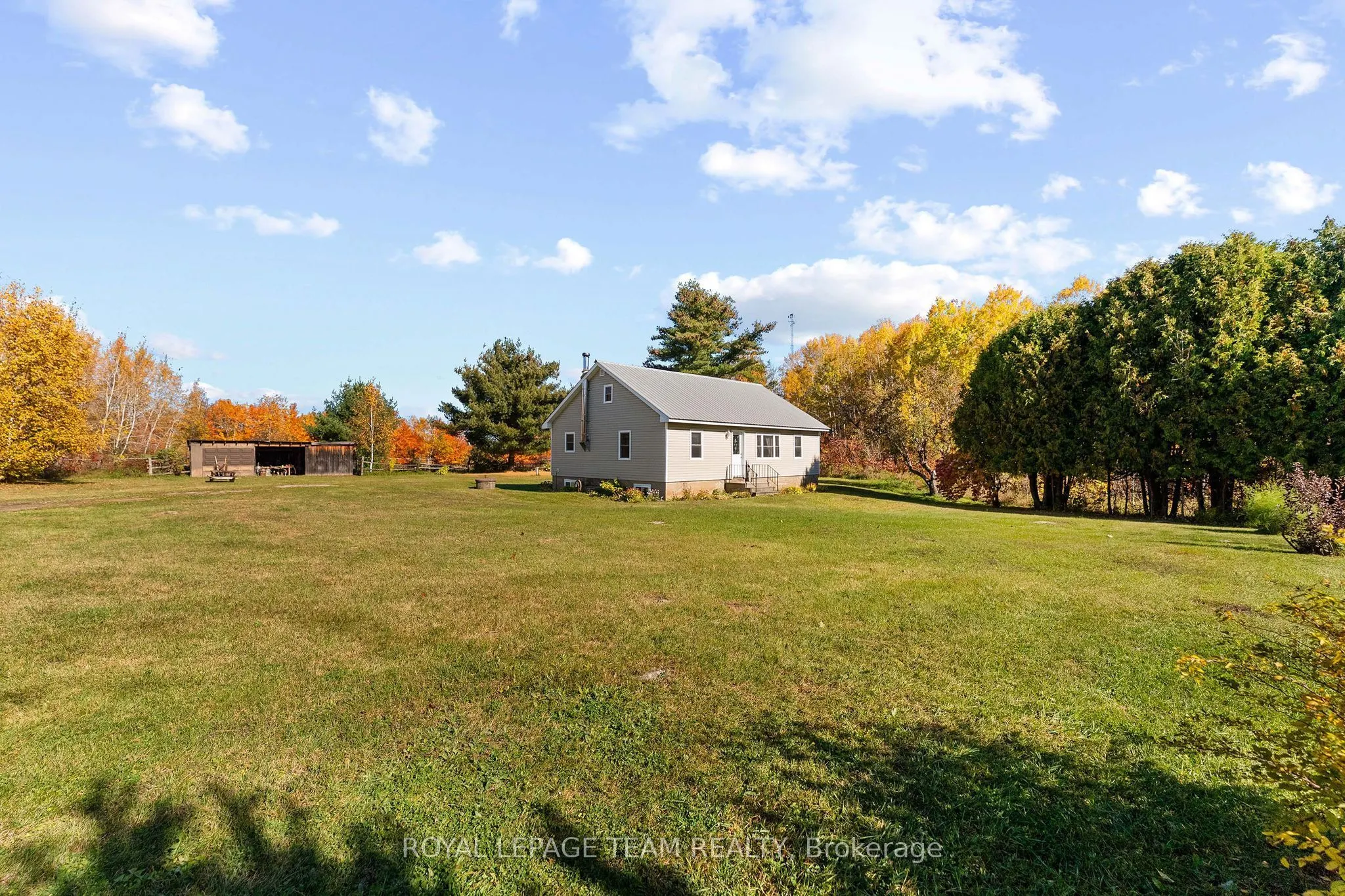 16 Royal Pines Road
