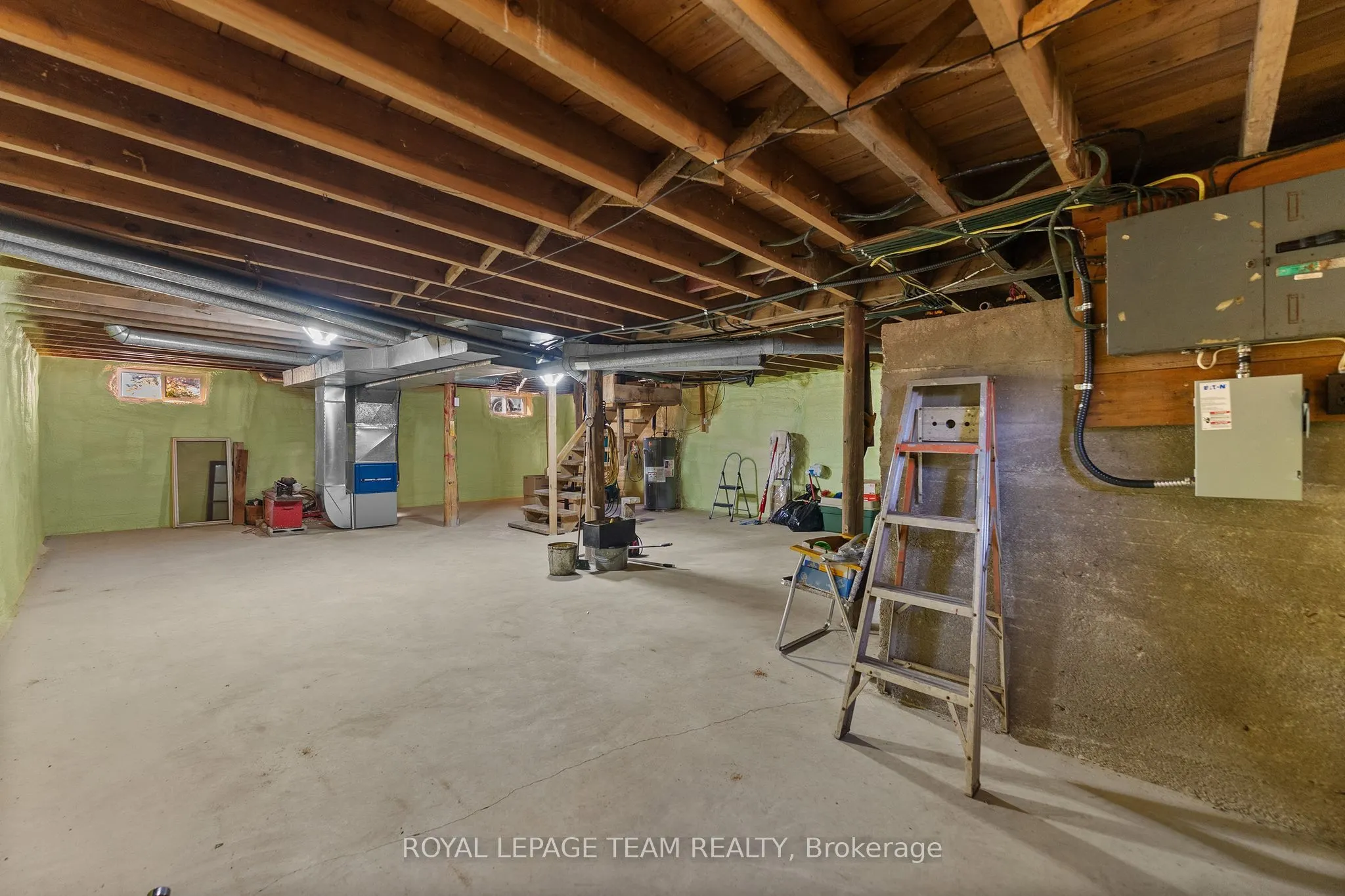 16 Royal Pines Road