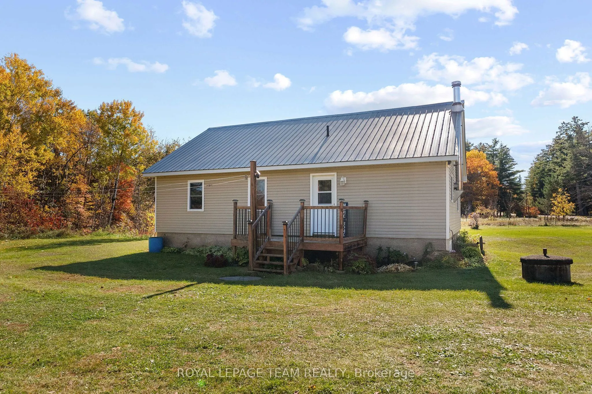 16 Royal Pines Road