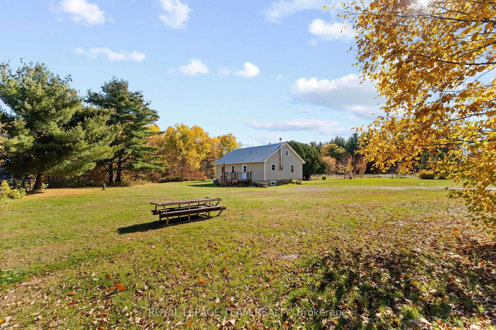 16 Royal Pines Road