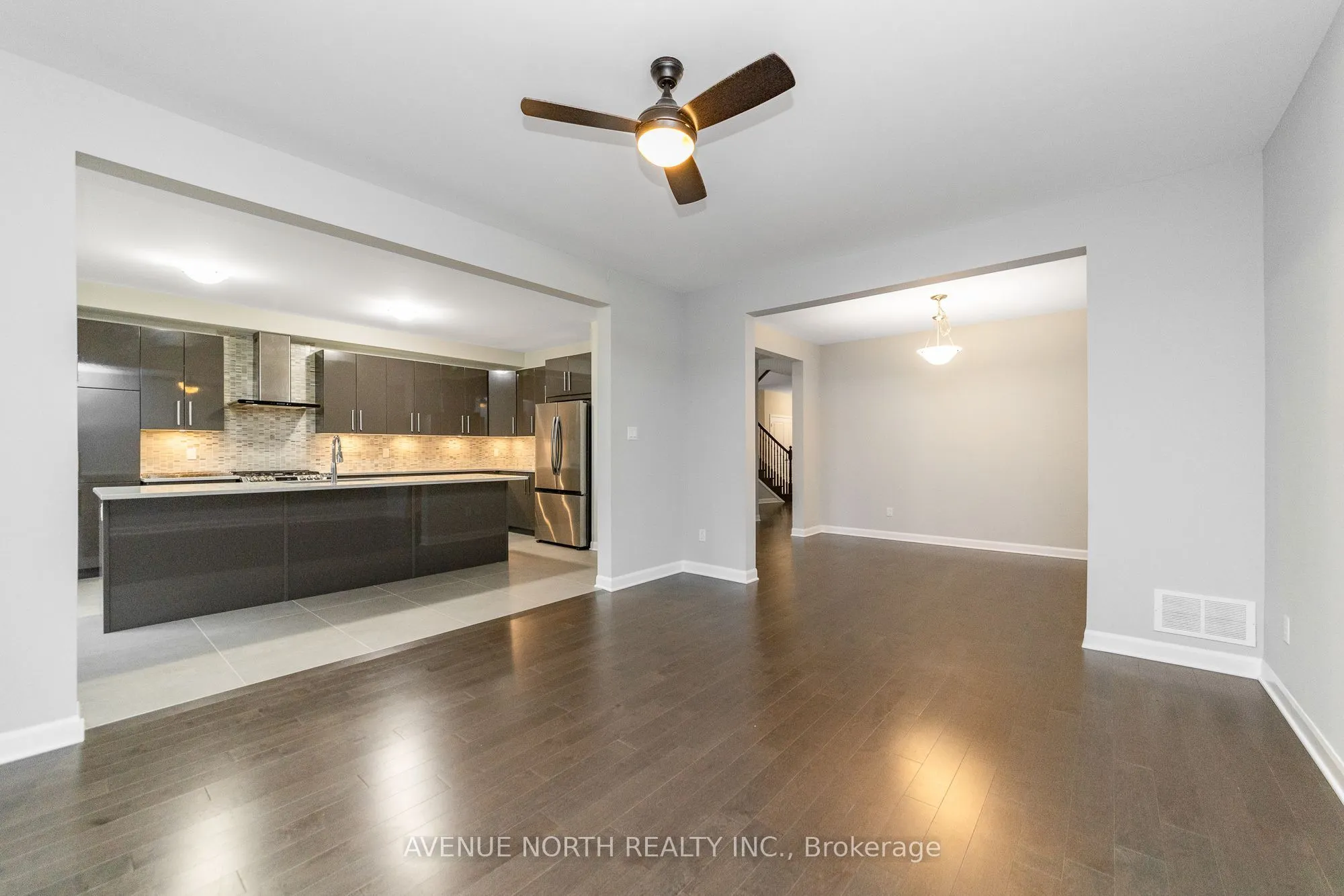 246 AQUARIUM Avenue