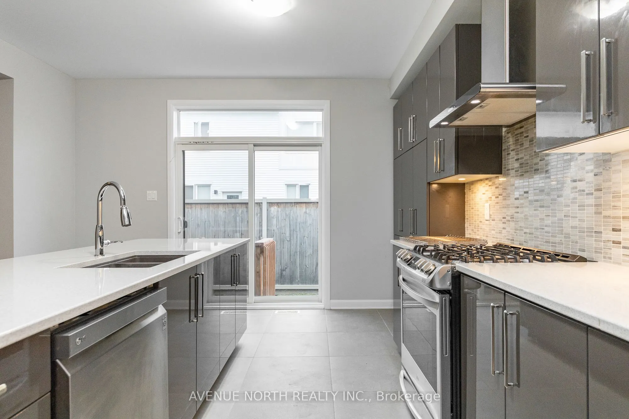 246 AQUARIUM Avenue