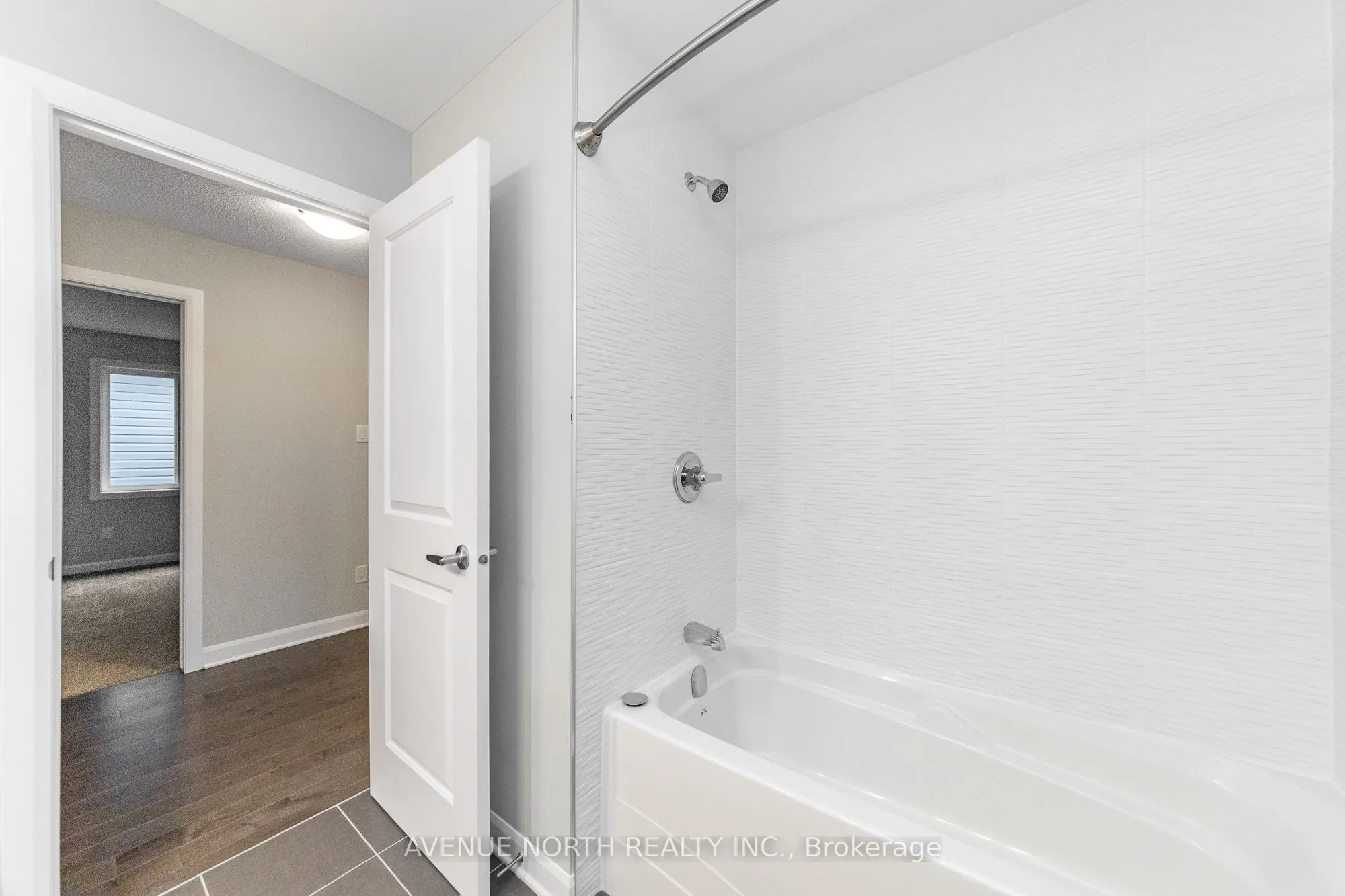 246 AQUARIUM Avenue