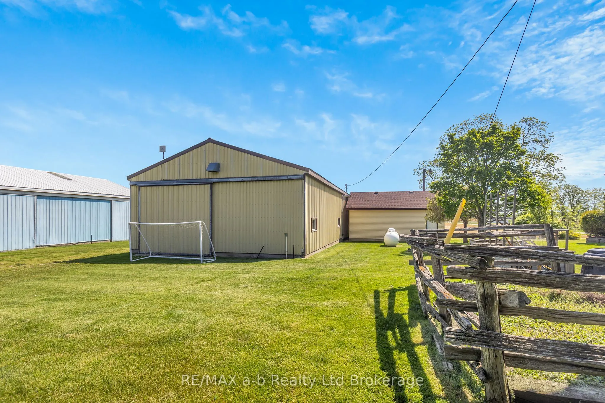 1813 Norfolk County 19 Road W