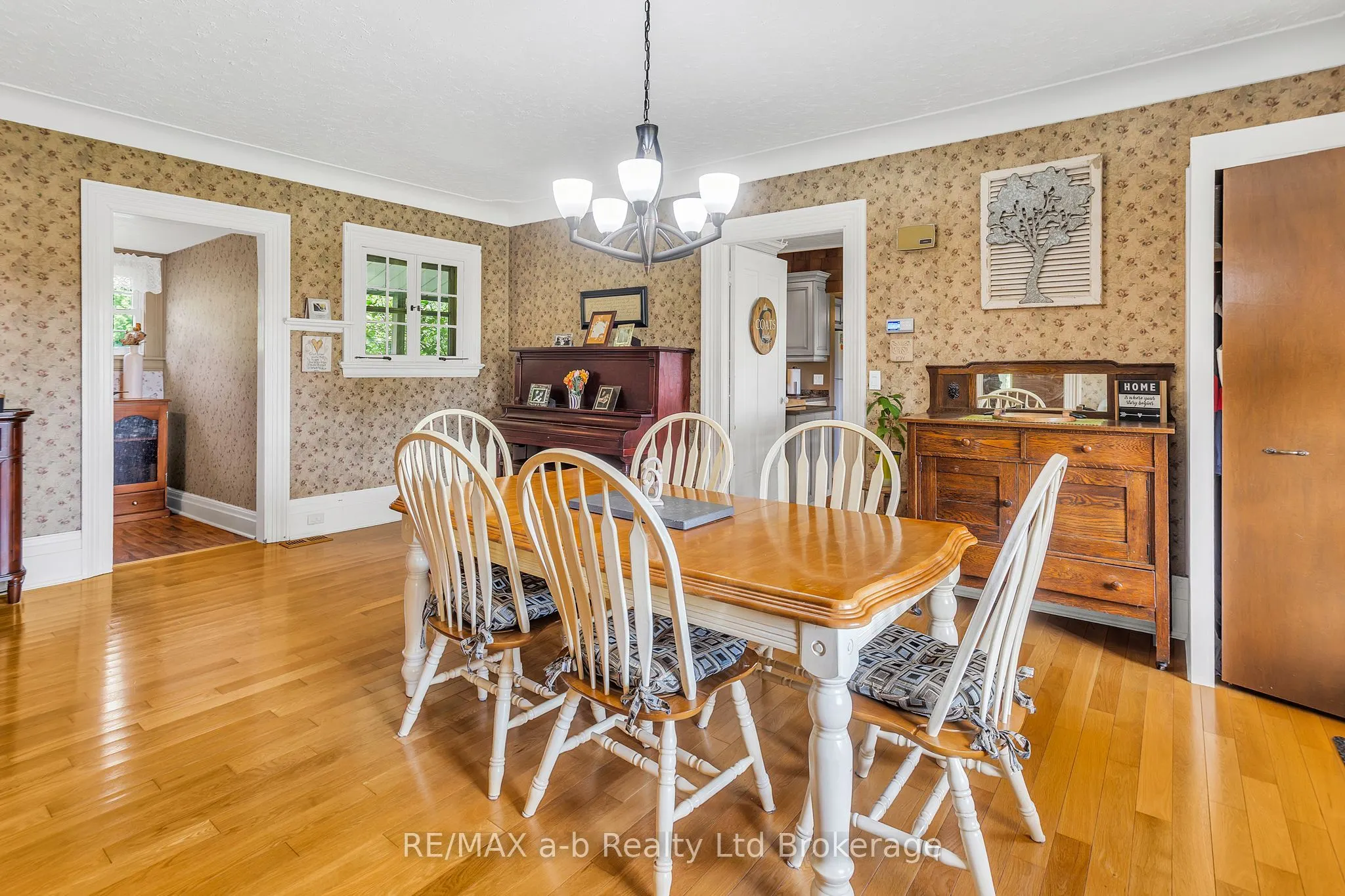 1813 Norfolk County 19 Road W