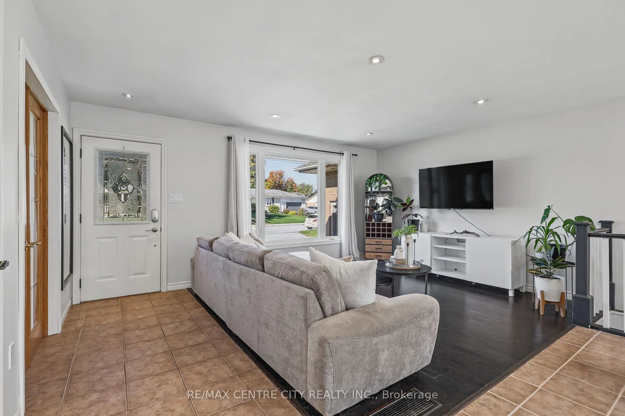 68 Lois Avenue