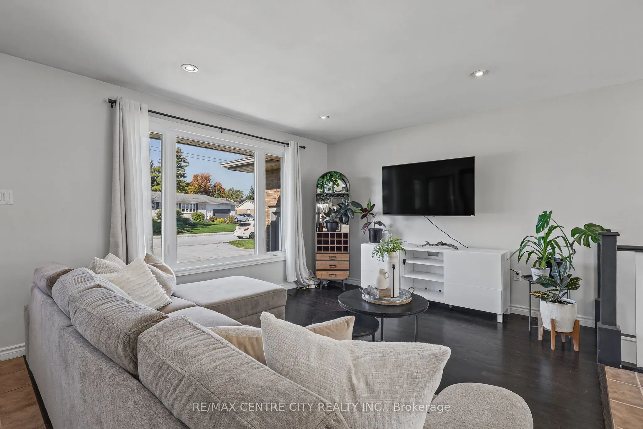 68 Lois Avenue
