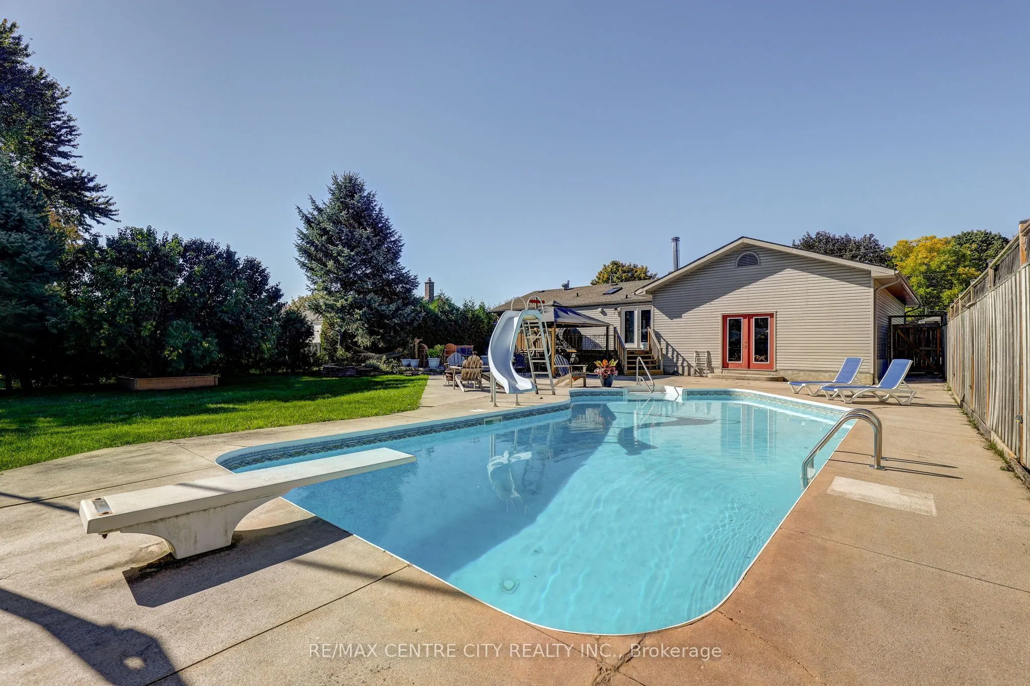 68 Lois Avenue