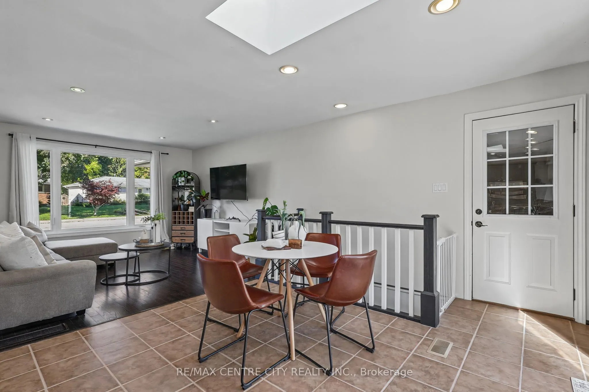 68 Lois Avenue
