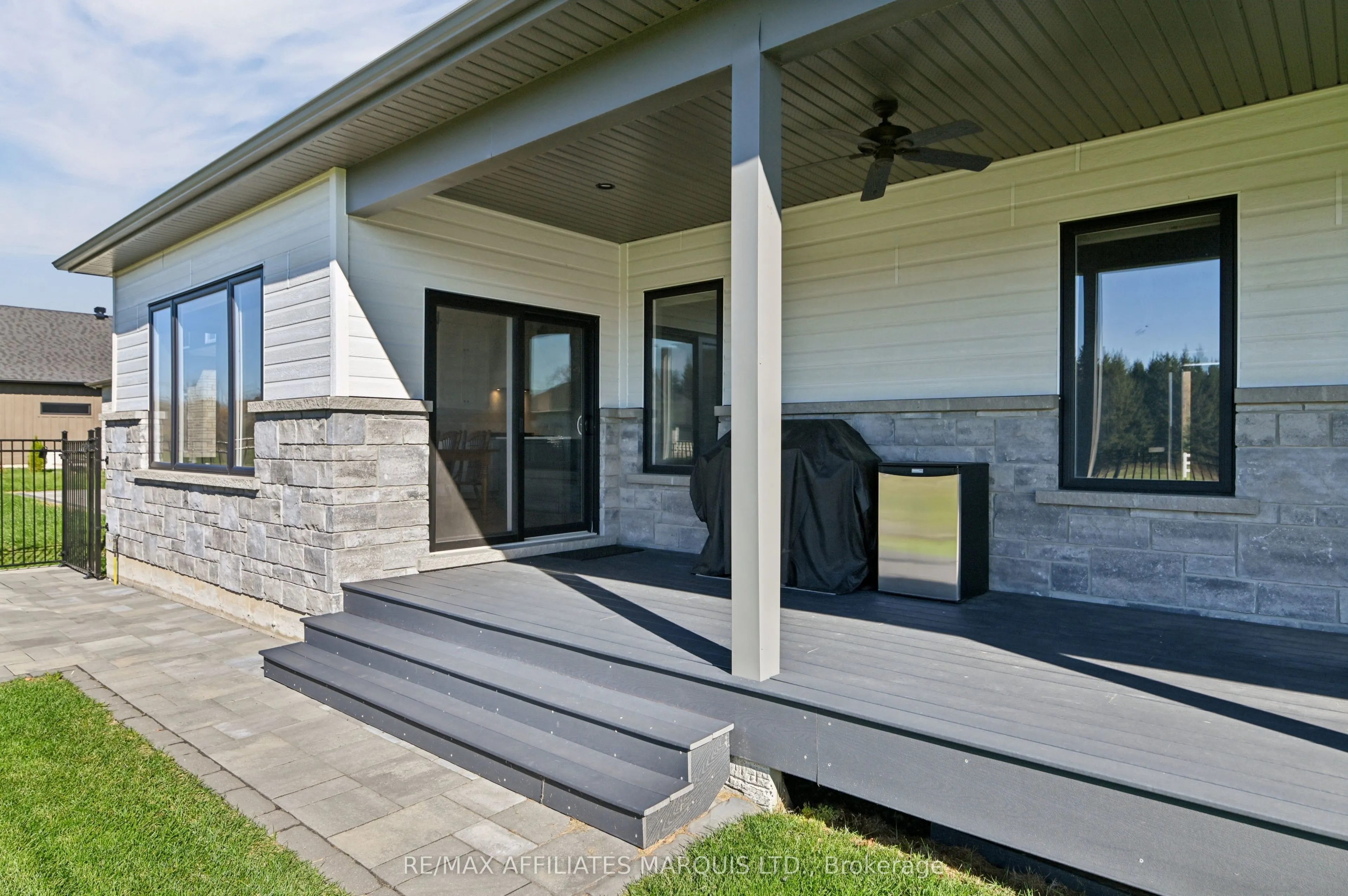 18163 St Laurent Boulevard