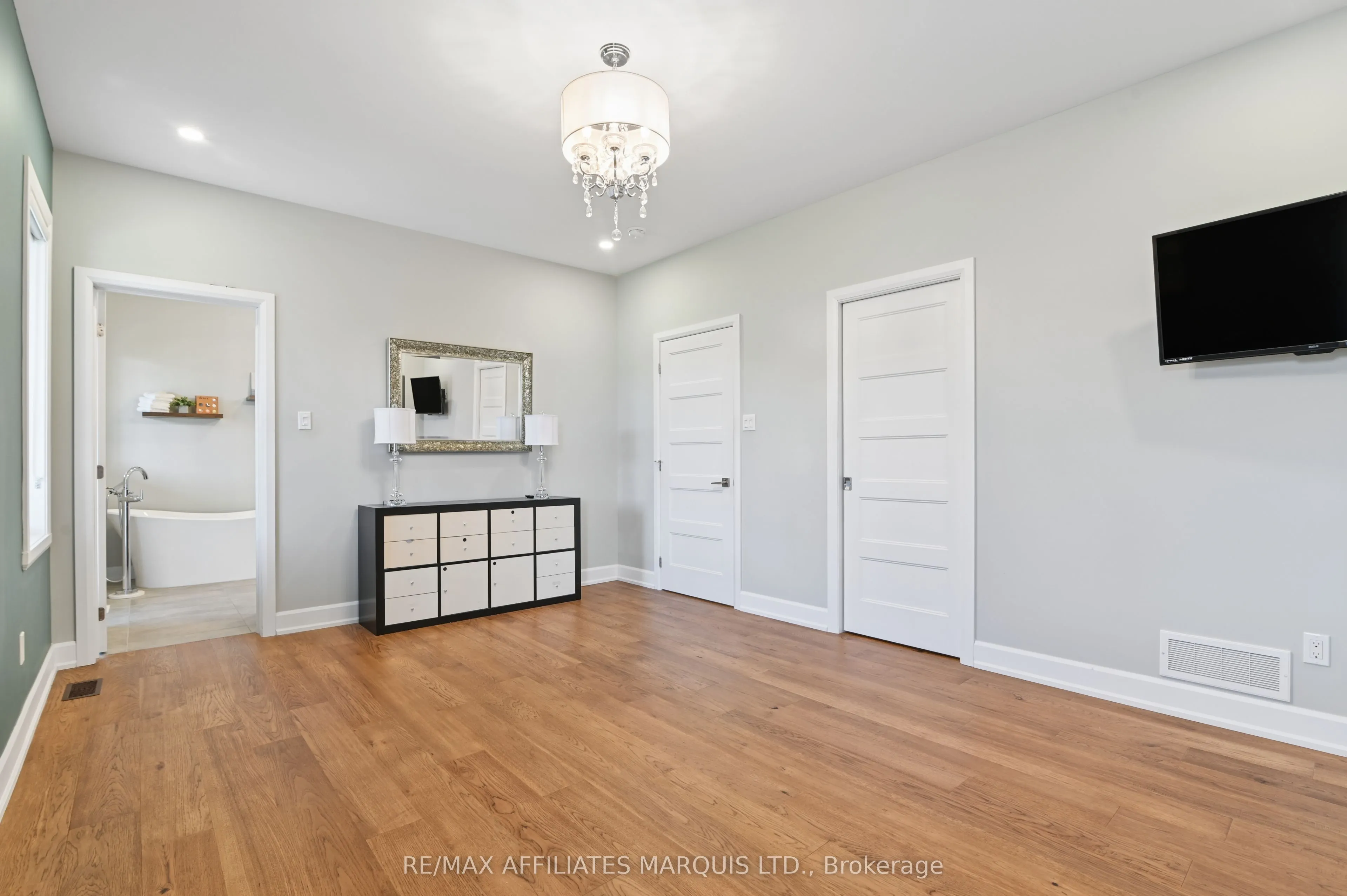 18163 St Laurent Boulevard