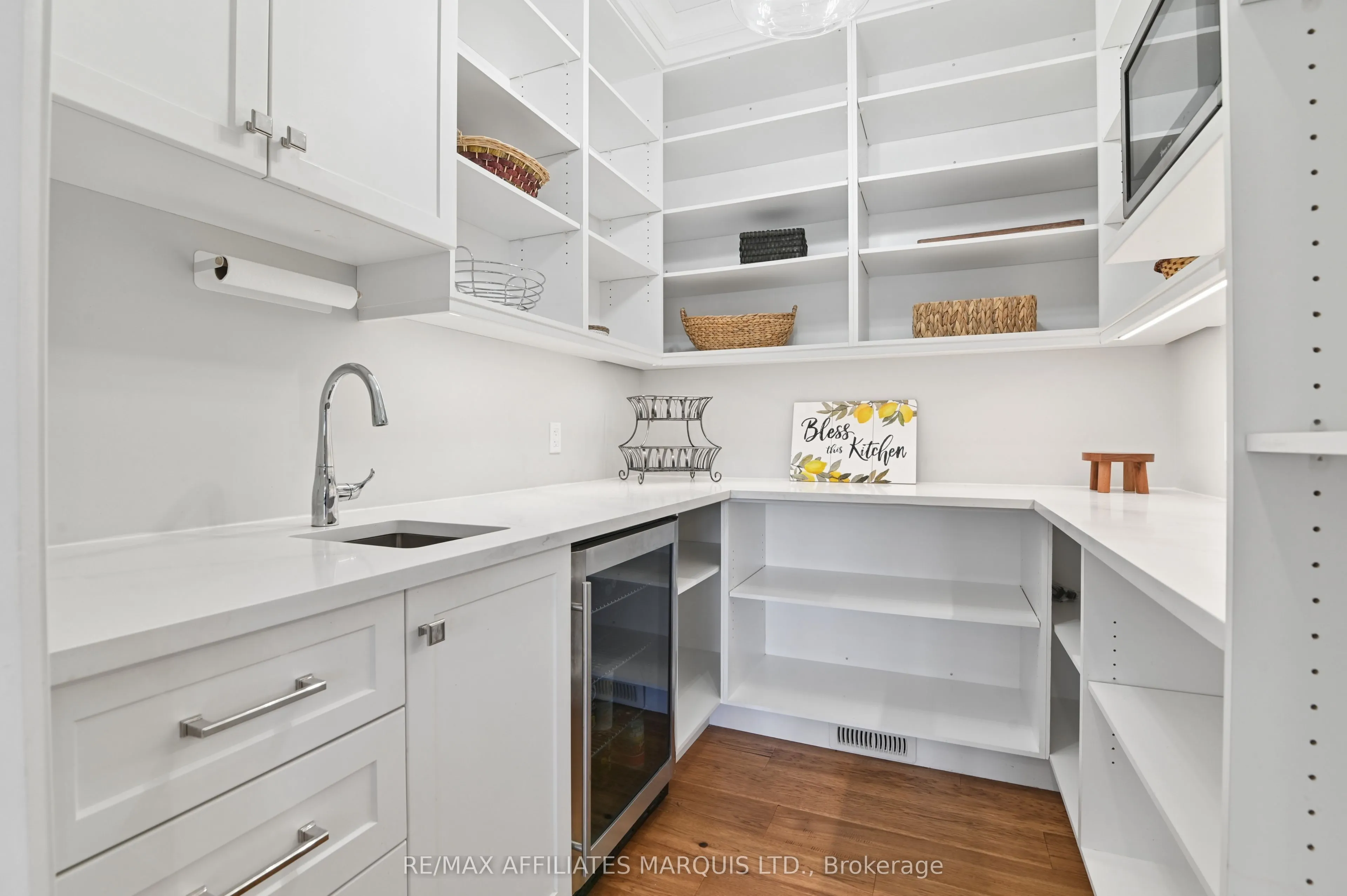 18163 St Laurent Boulevard