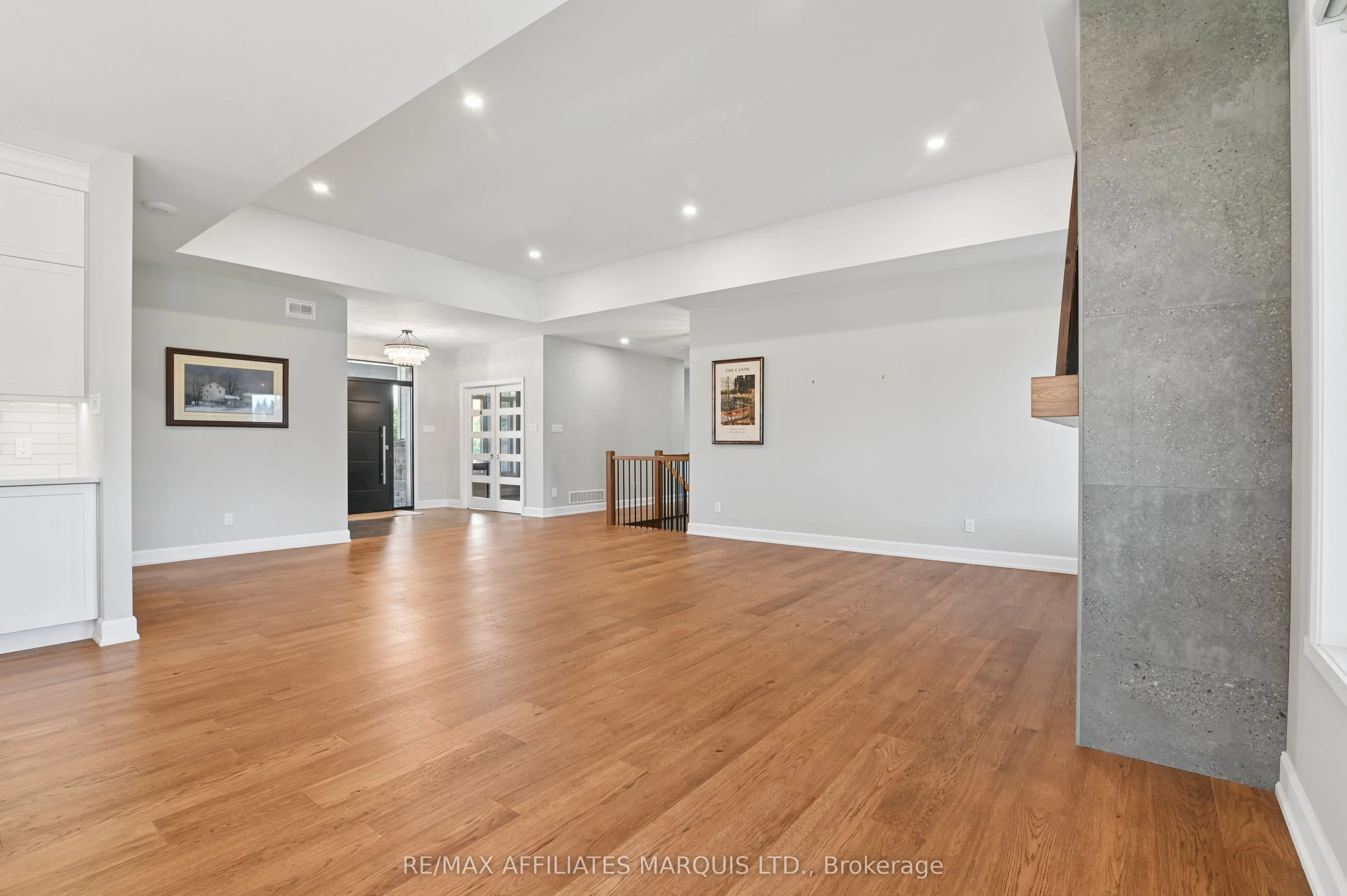 18163 St Laurent Boulevard