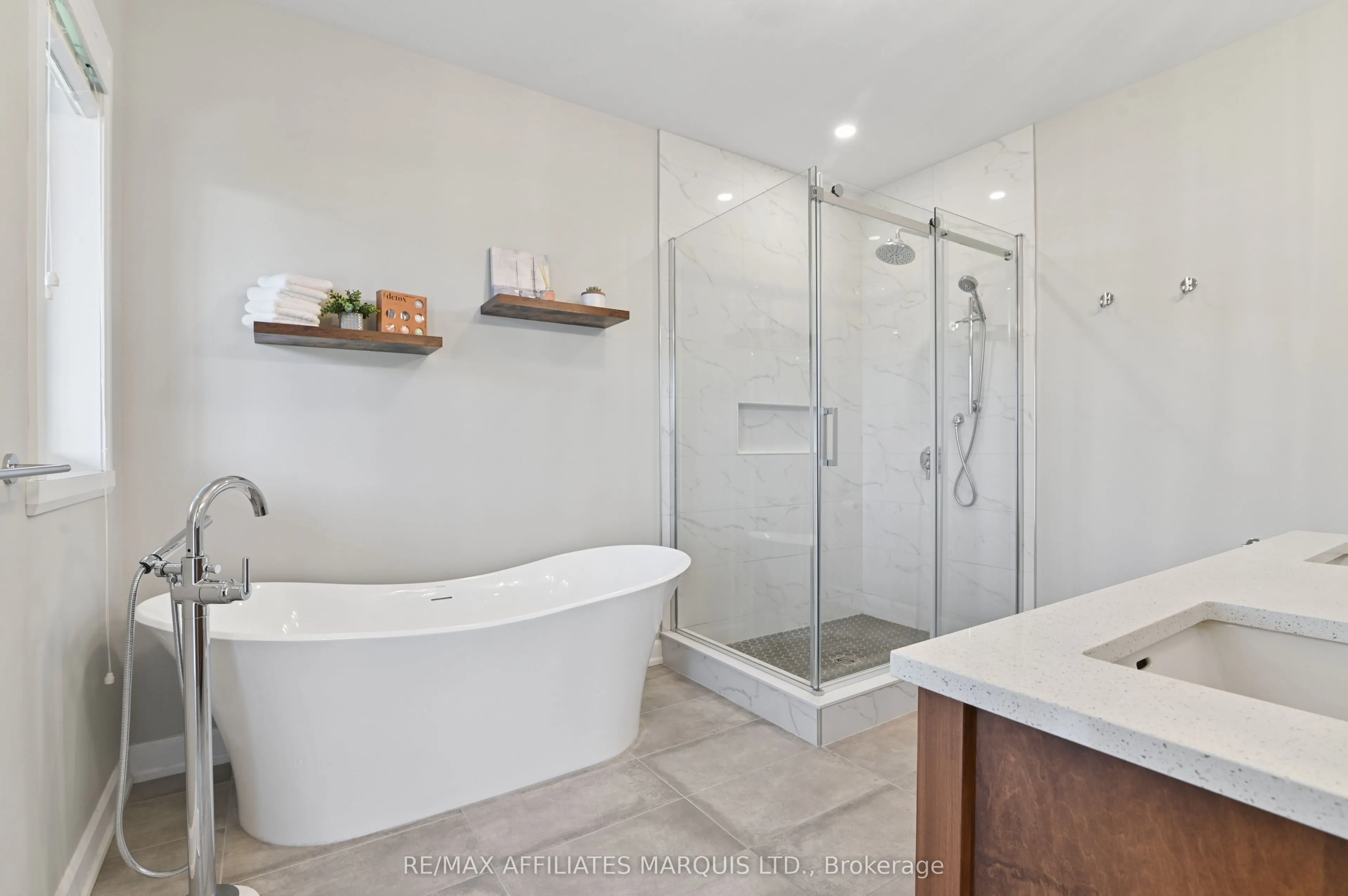 18163 St Laurent Boulevard