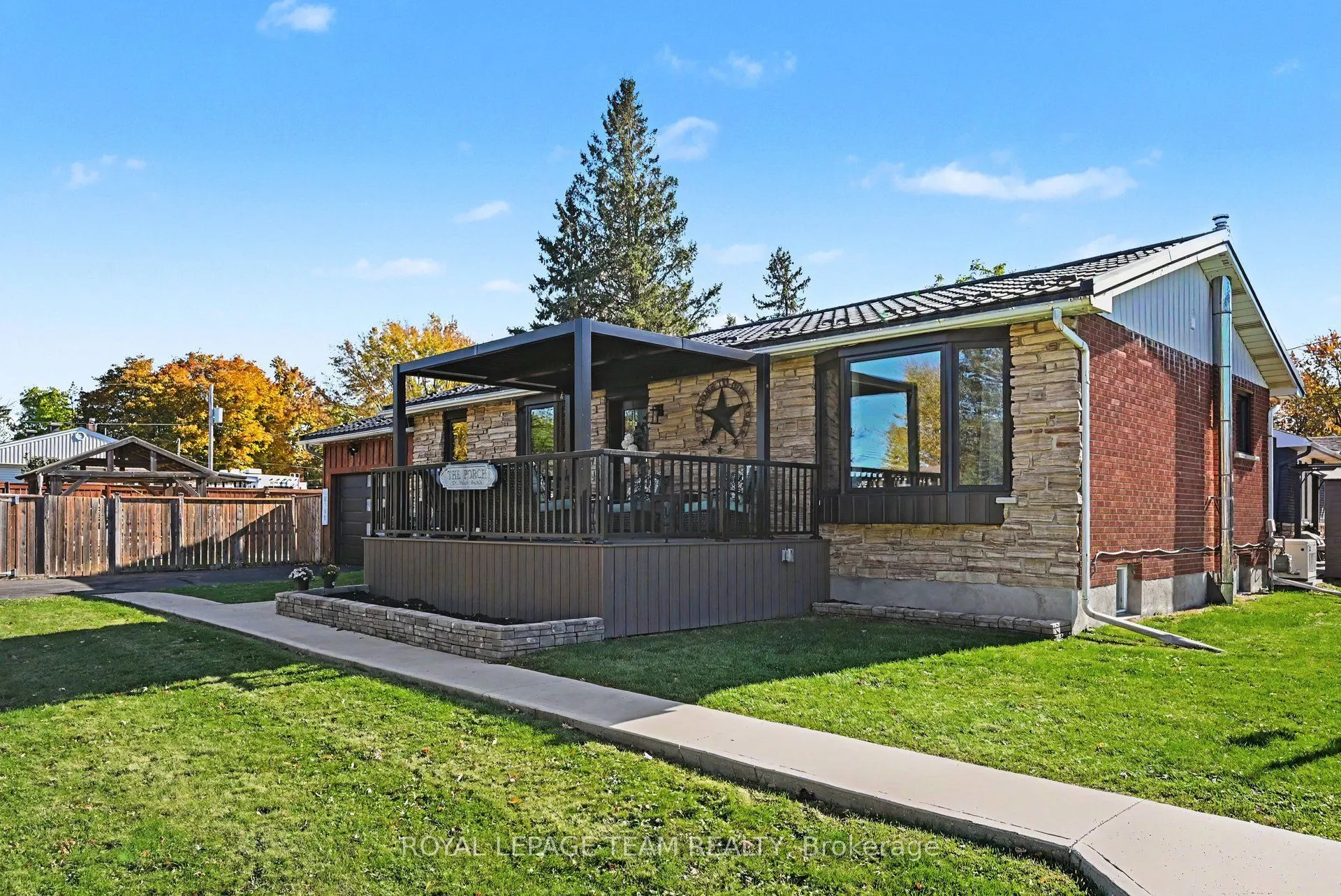 565 Dufferin Street W