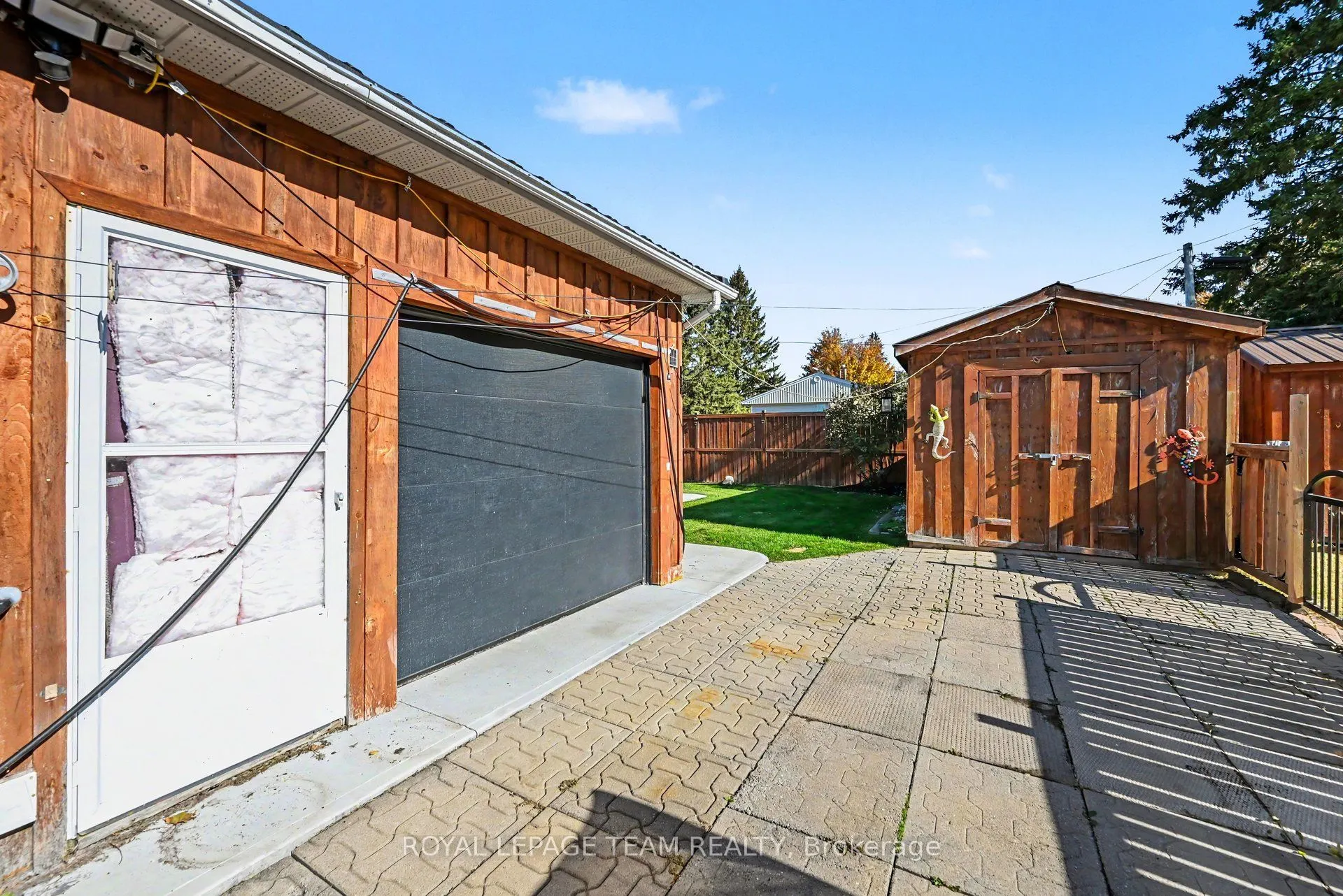 565 Dufferin Street W