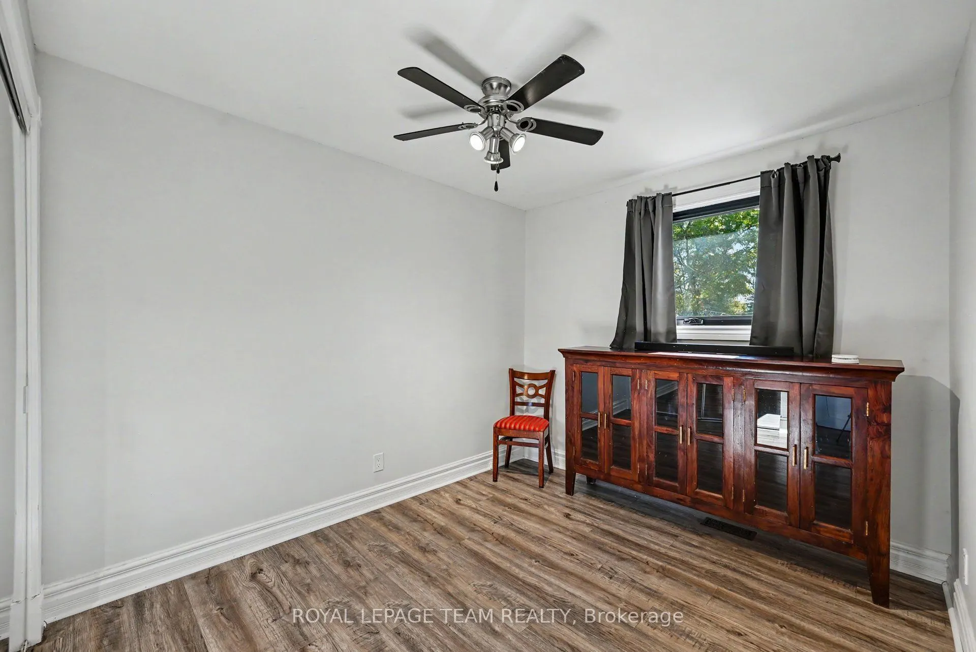 565 Dufferin Street W
