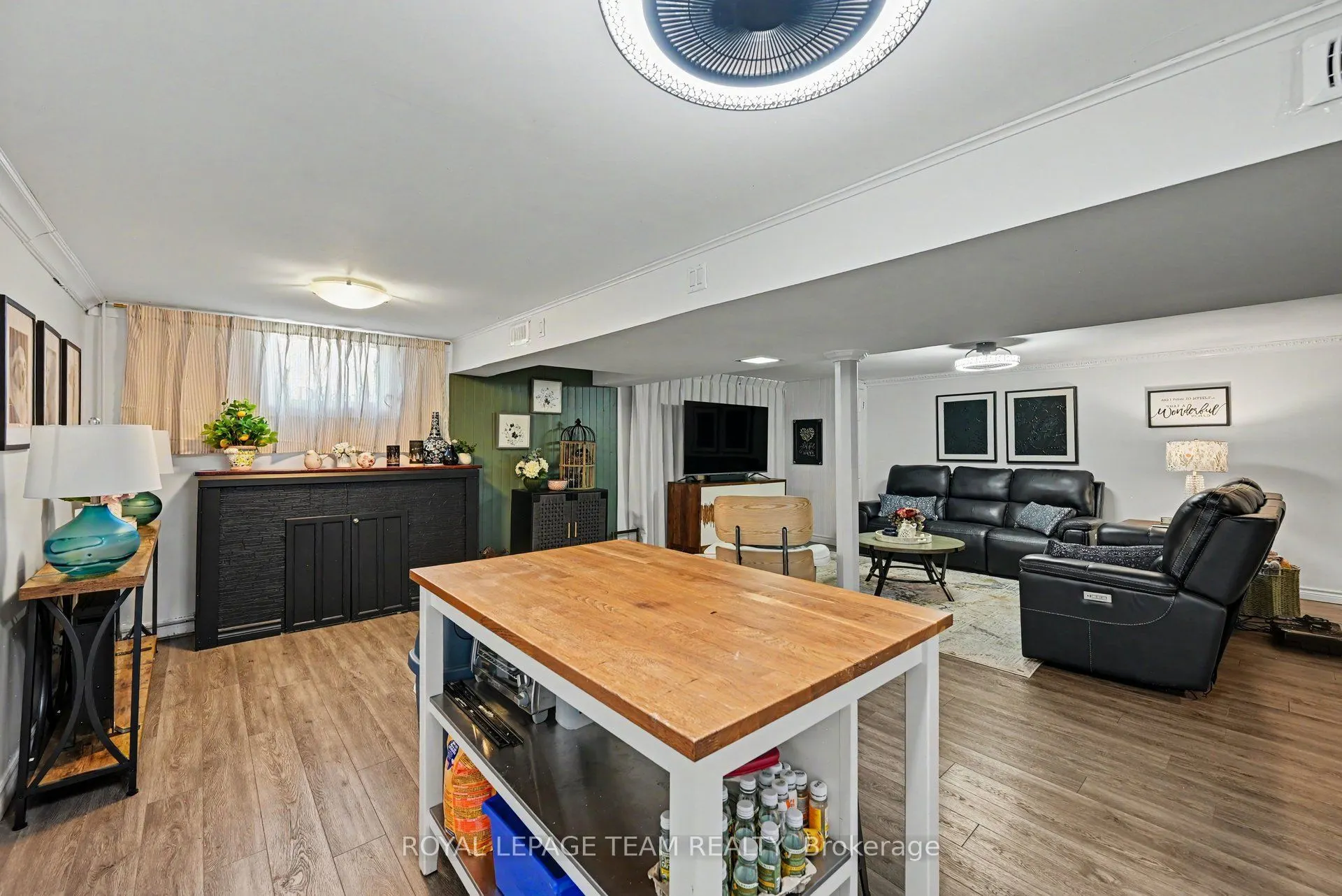 565 Dufferin Street W