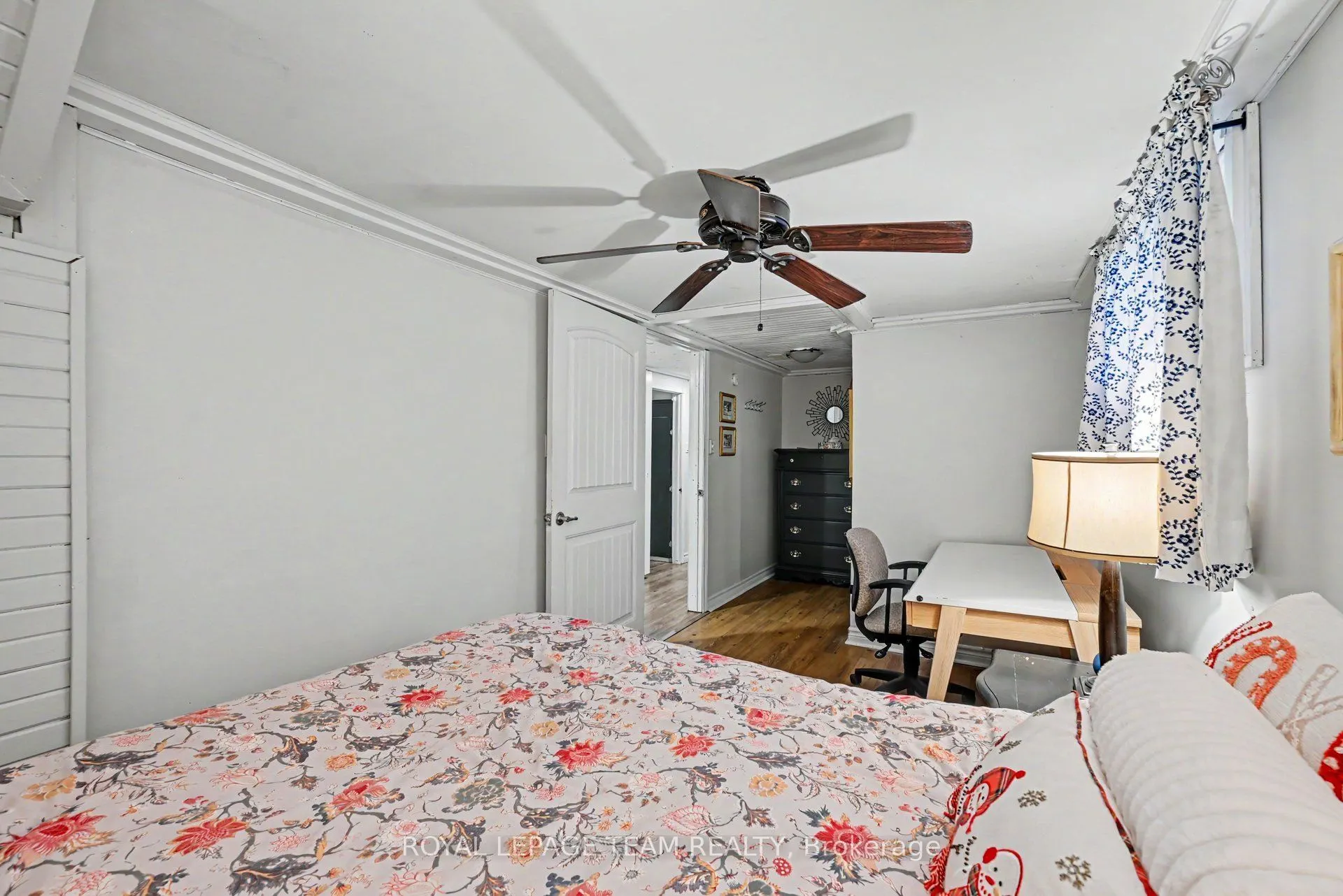 565 Dufferin Street W