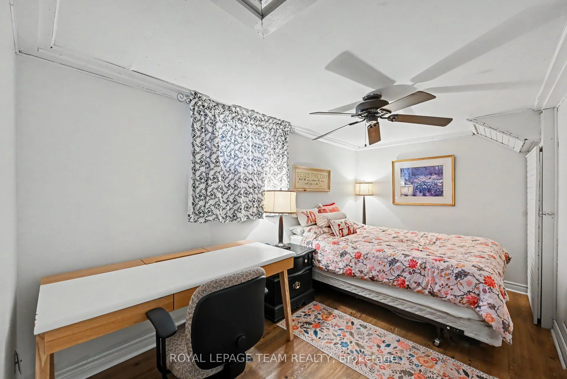 565 Dufferin Street W