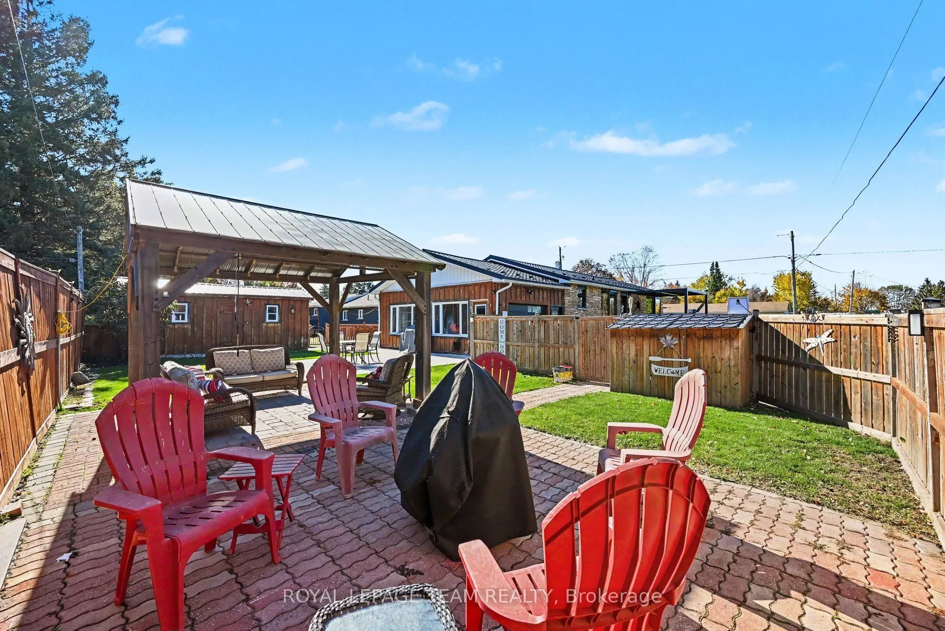 565 Dufferin Street W
