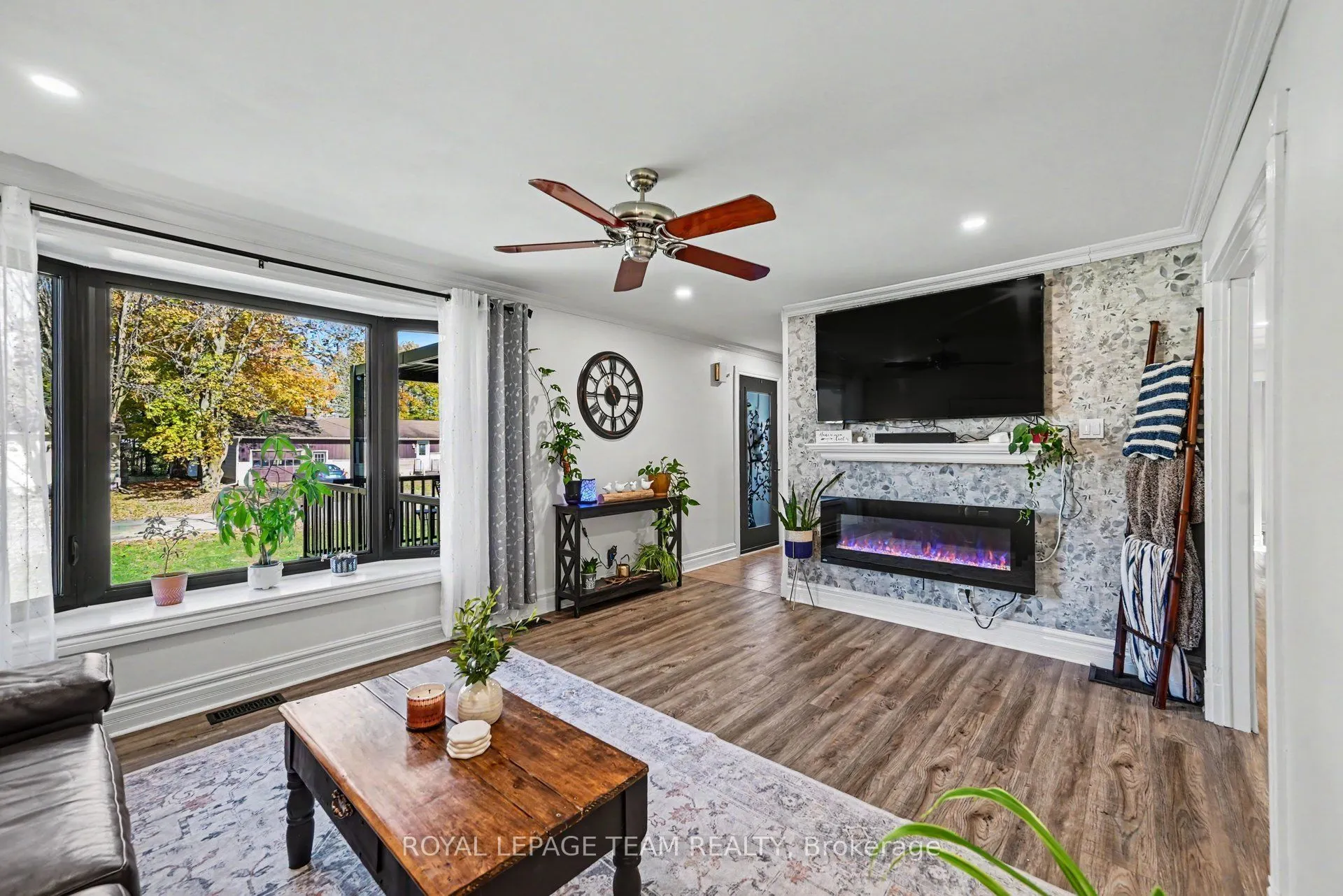 565 Dufferin Street W