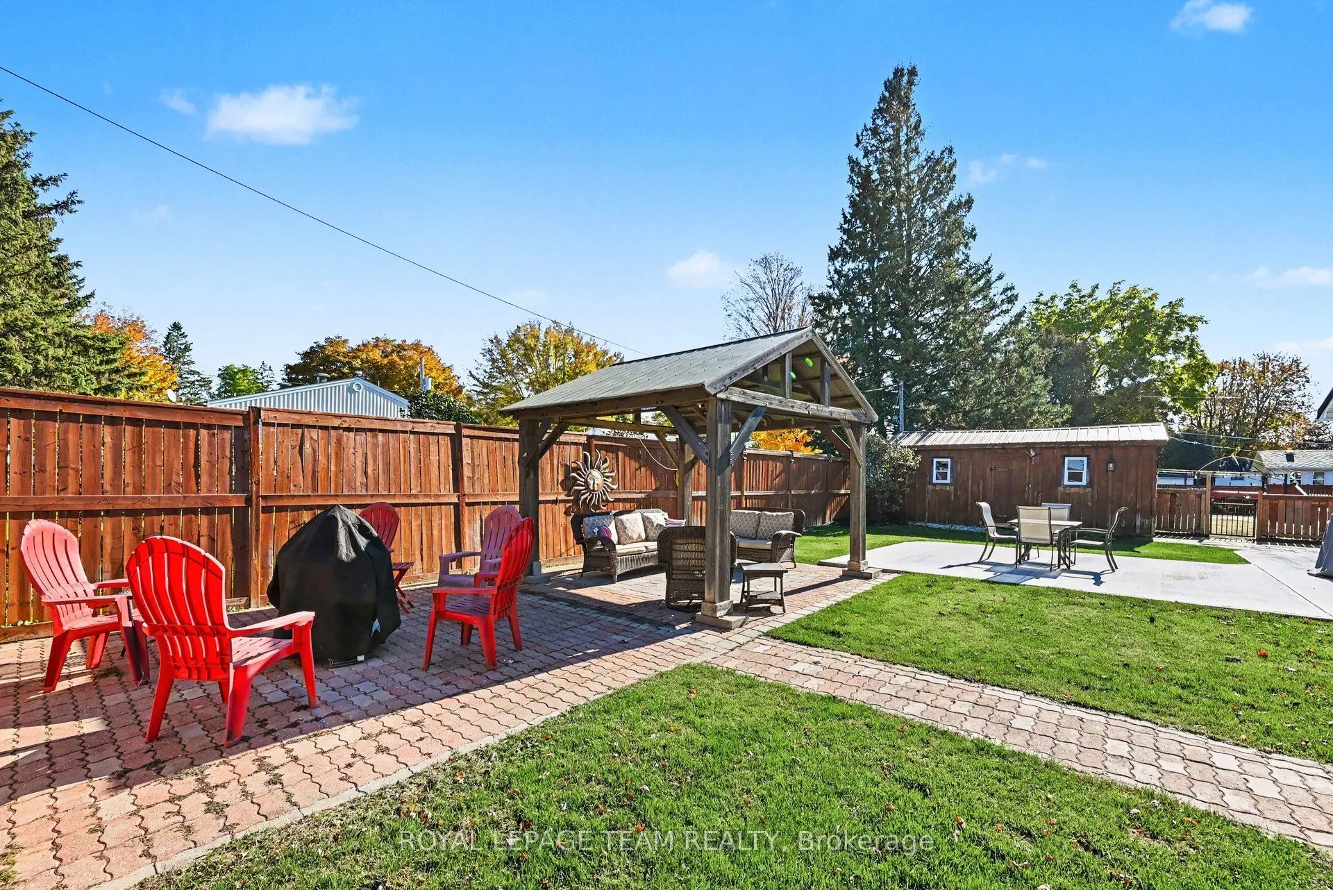 565 Dufferin Street W