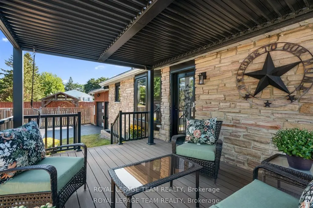 565 Dufferin Street W