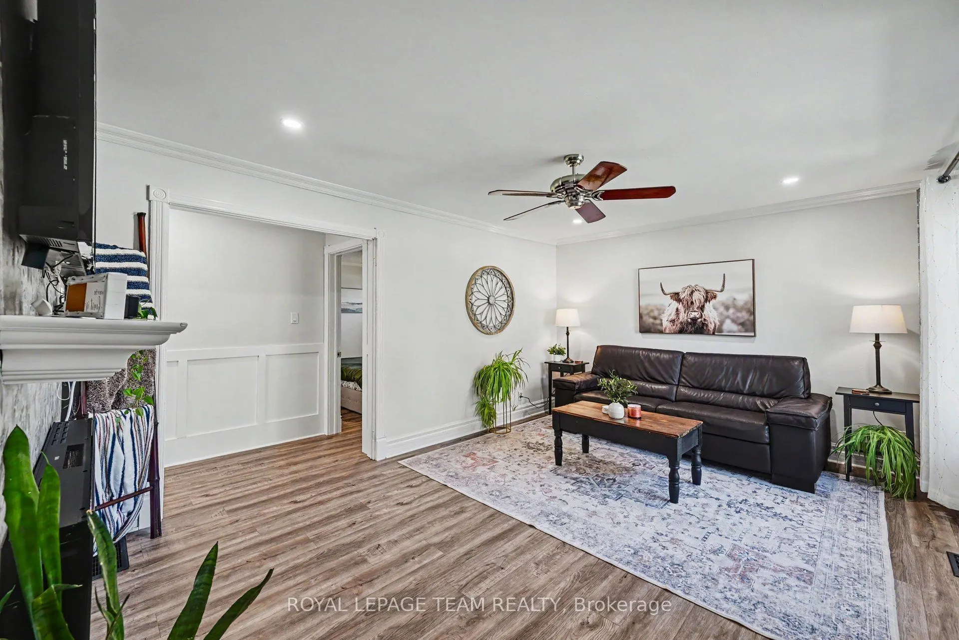 565 Dufferin Street W