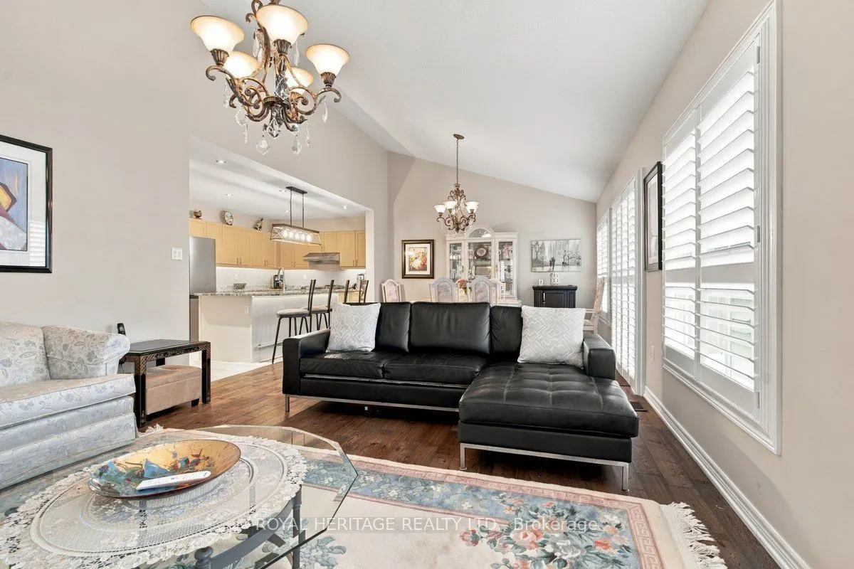 37 Grainger Crescent