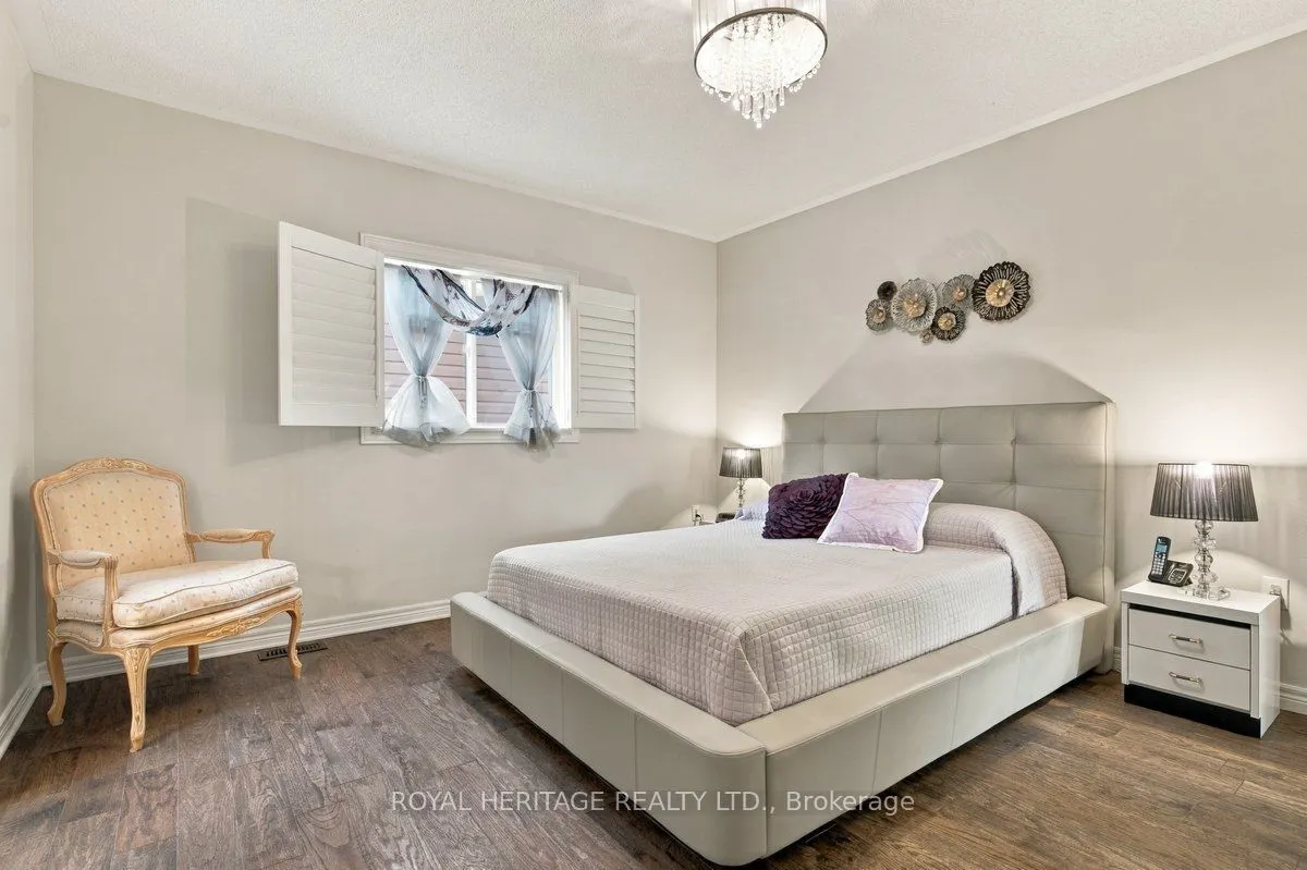 37 Grainger Crescent