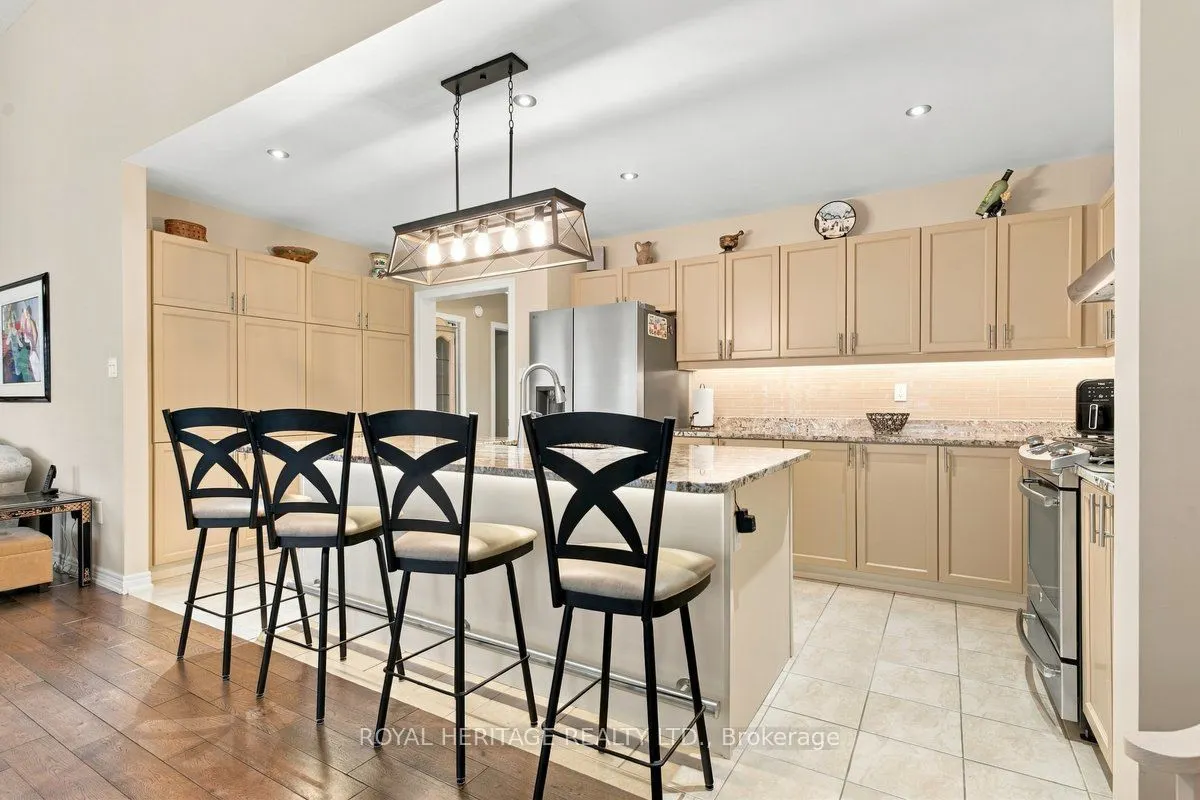 37 Grainger Crescent